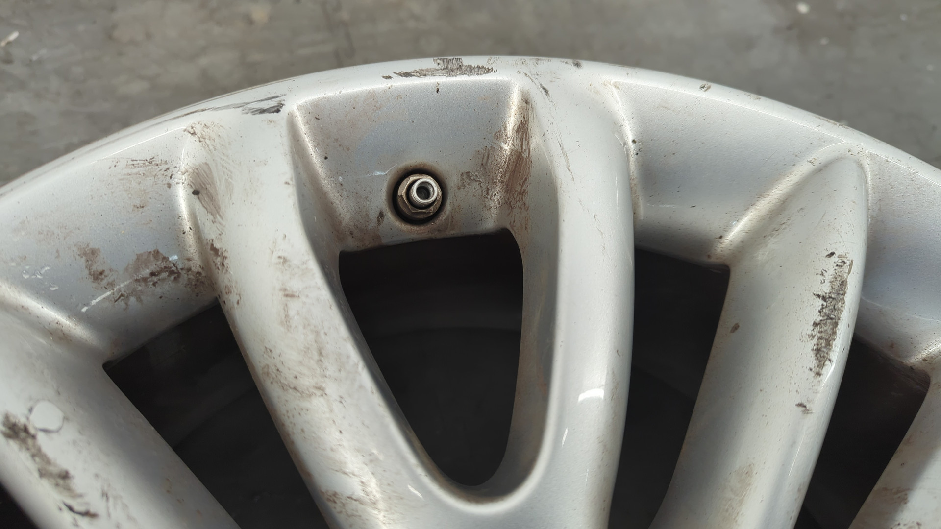 Диск колесный литой легкий сплав