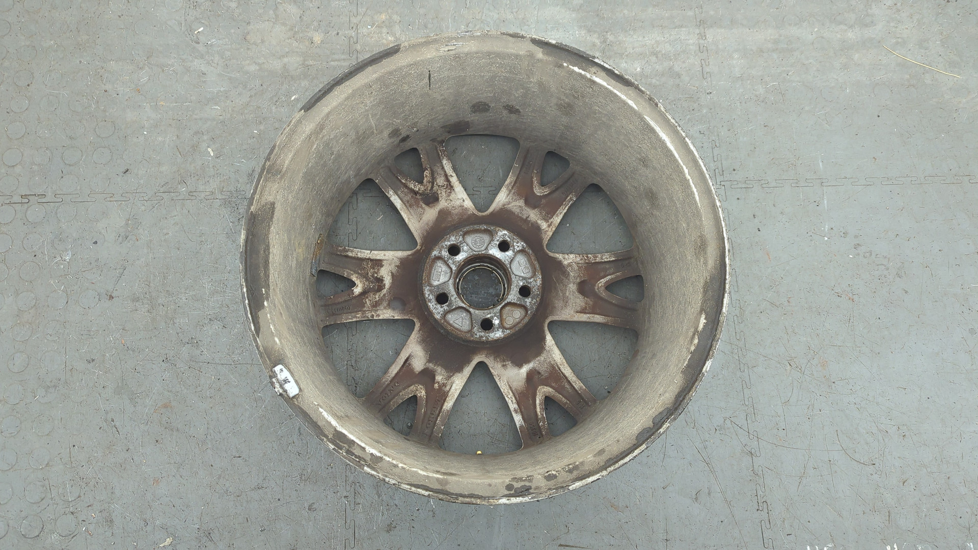 Диск колесный литой легкий сплав