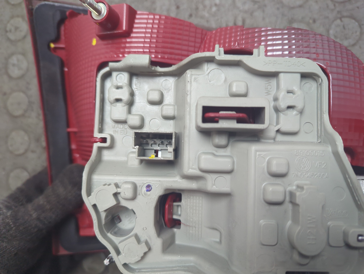 Фонарь задний внутренний правый