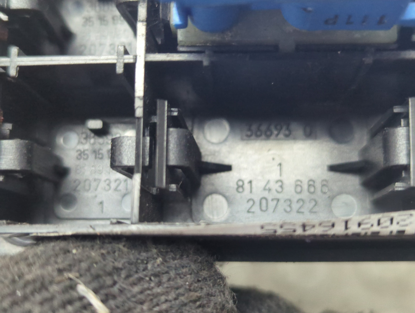 Кнопка стеклоподъемника