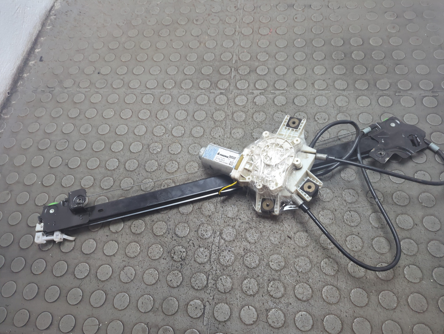 Стеклоподъемник электр. передний правый