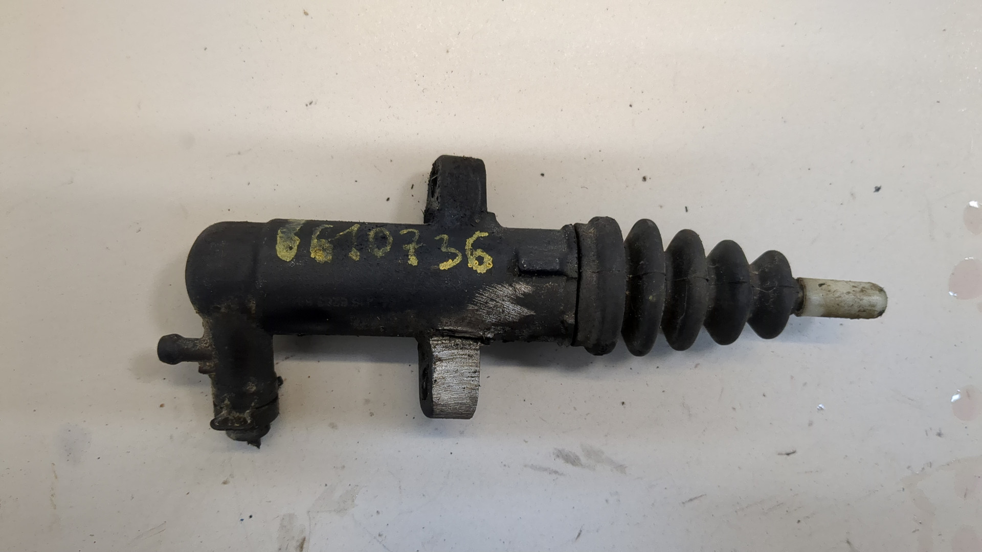 Цилиндр сцепления рабочий