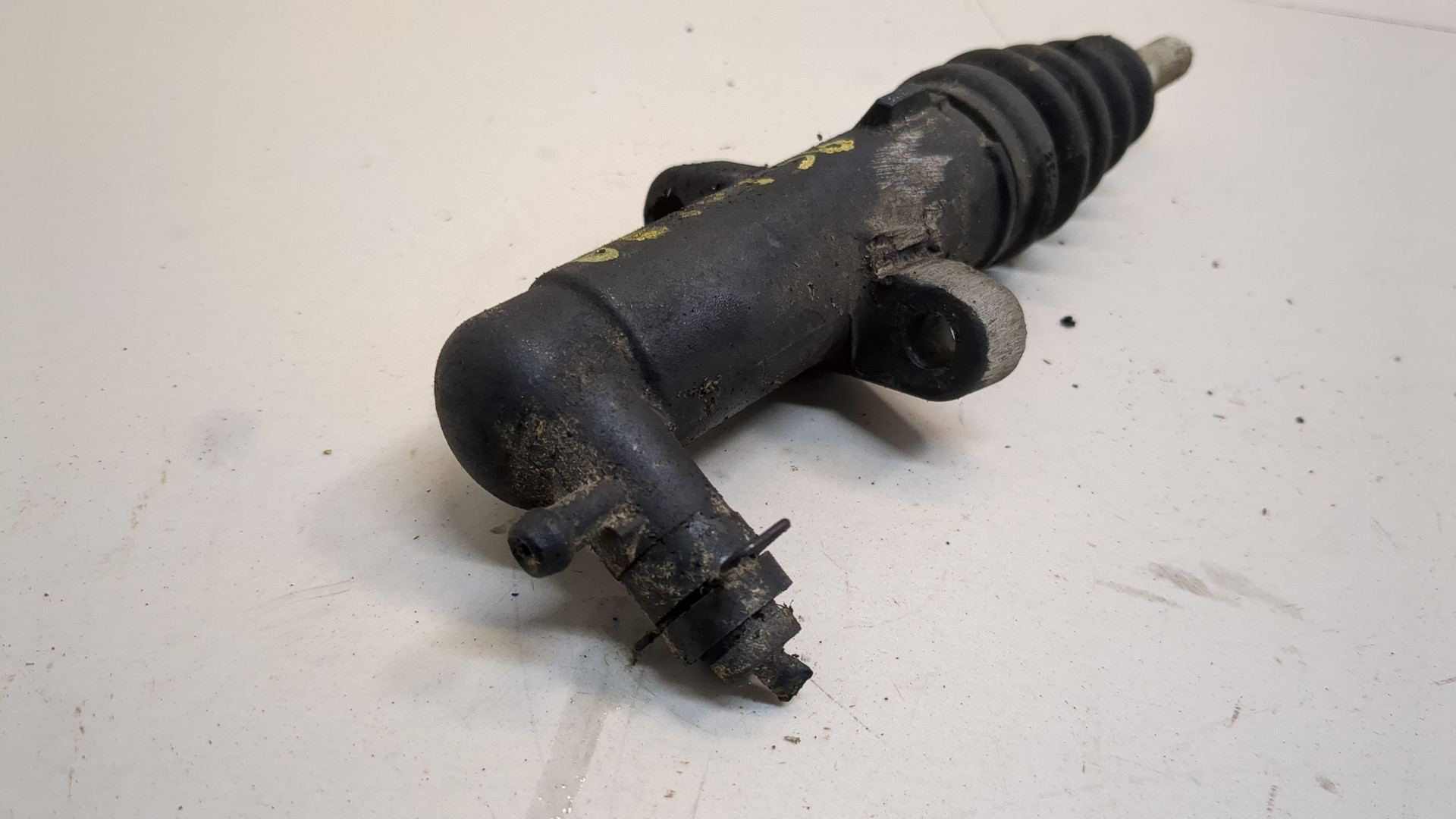 Цилиндр сцепления рабочий