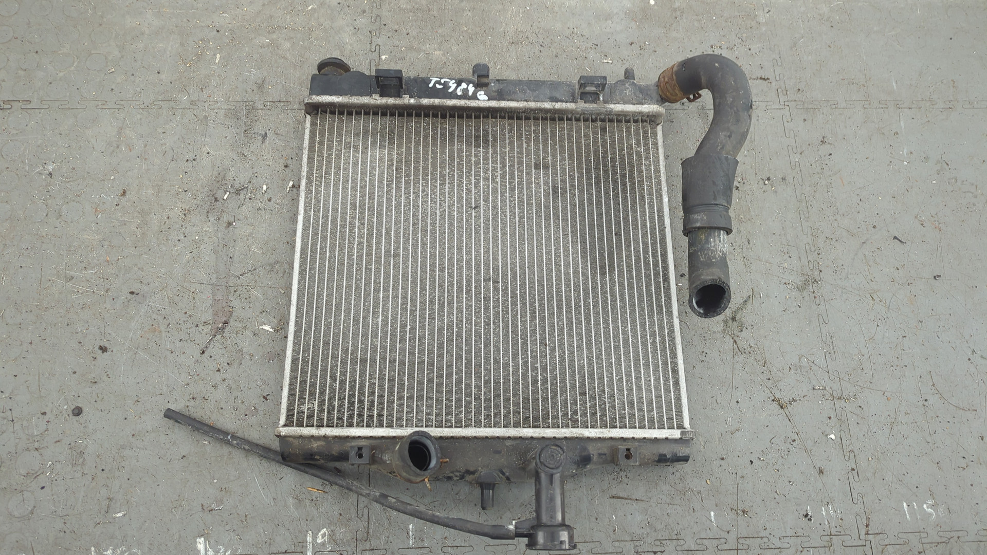 Радиатор охлаждения двигателя основной