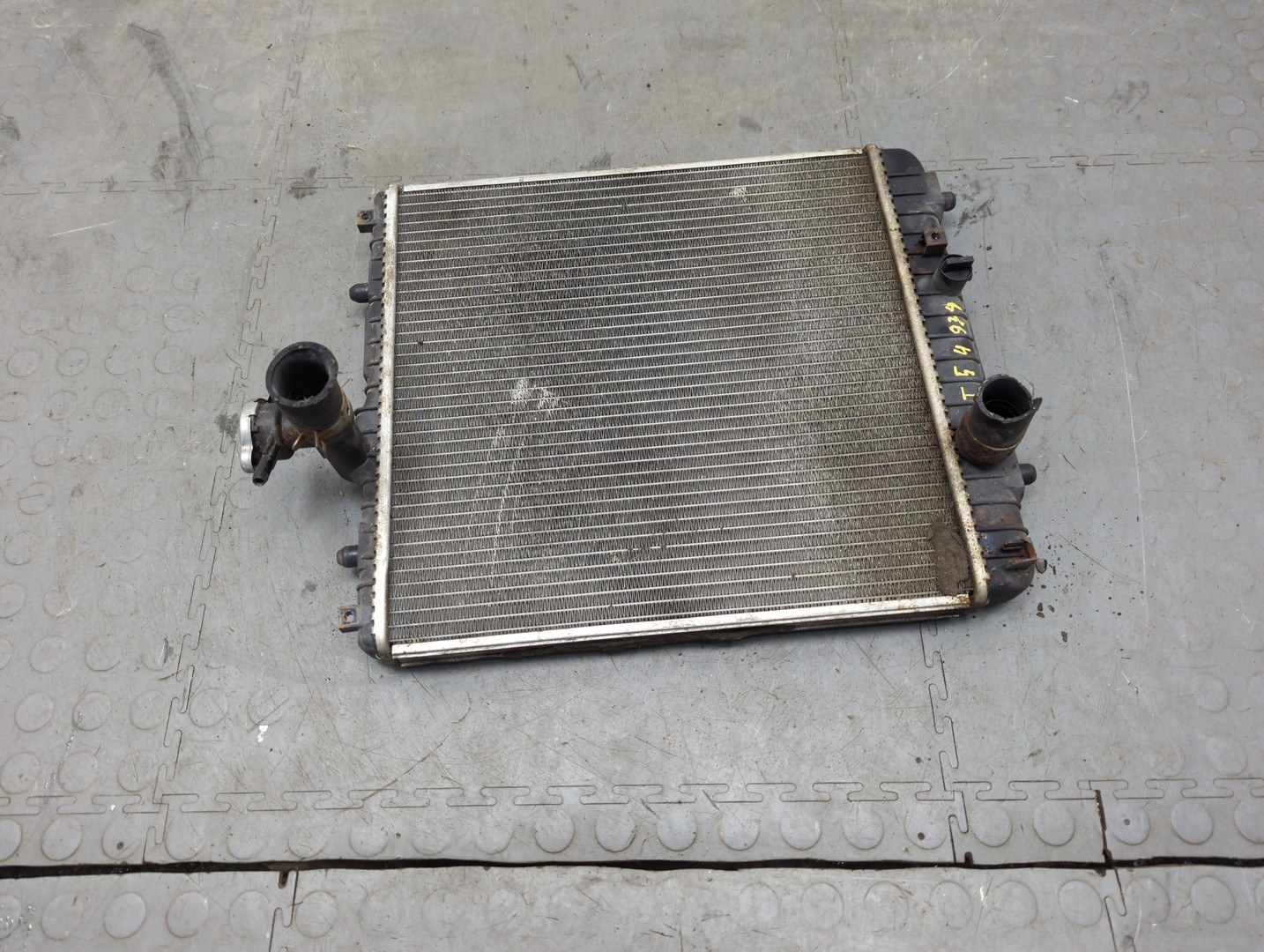 Радиатор охлаждения двигателя основной