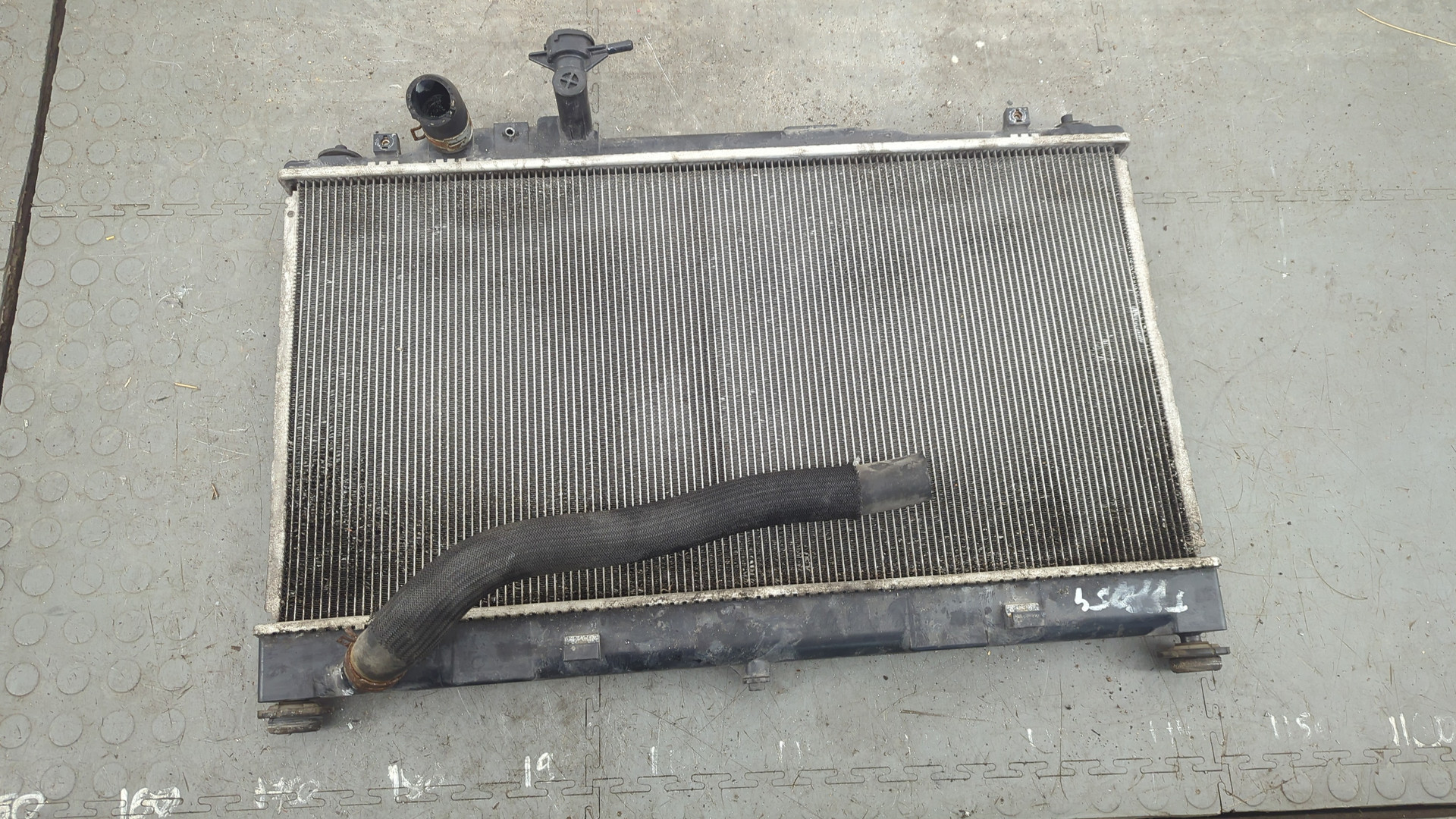 Радиатор охлаждения двигателя основной