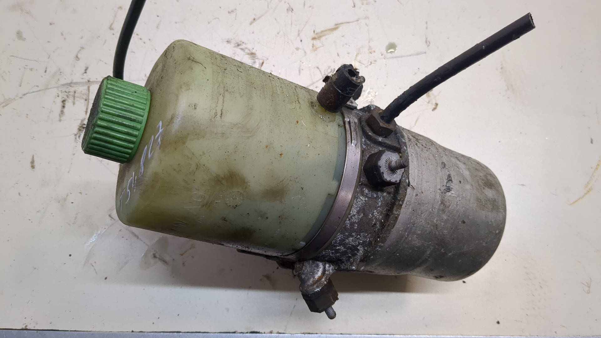 Насос ГУР (гидроусилитель руля)