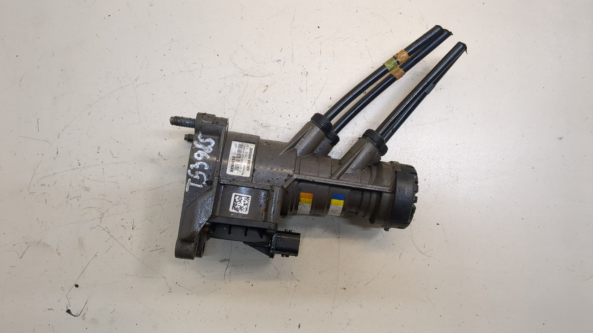 Кран тормозной главный