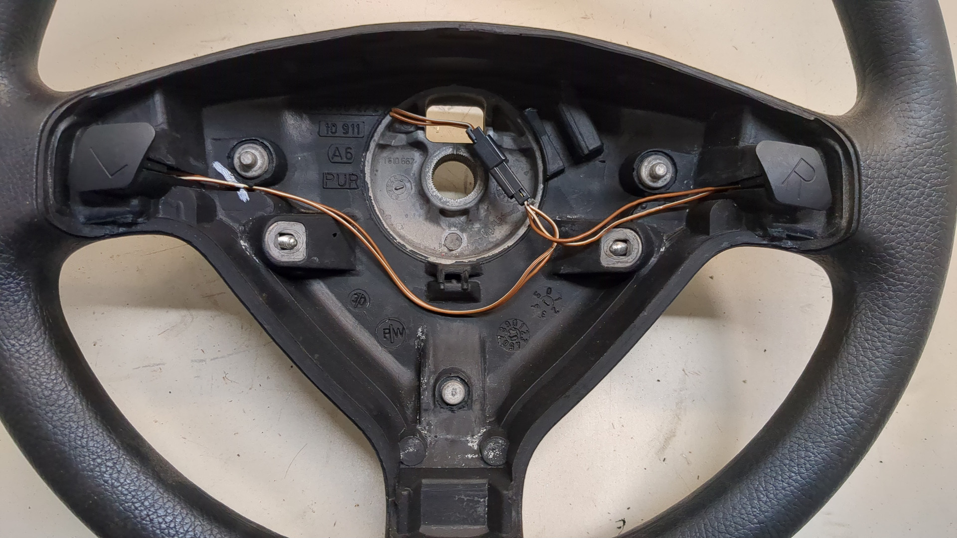 Рулевое колесо (руль)