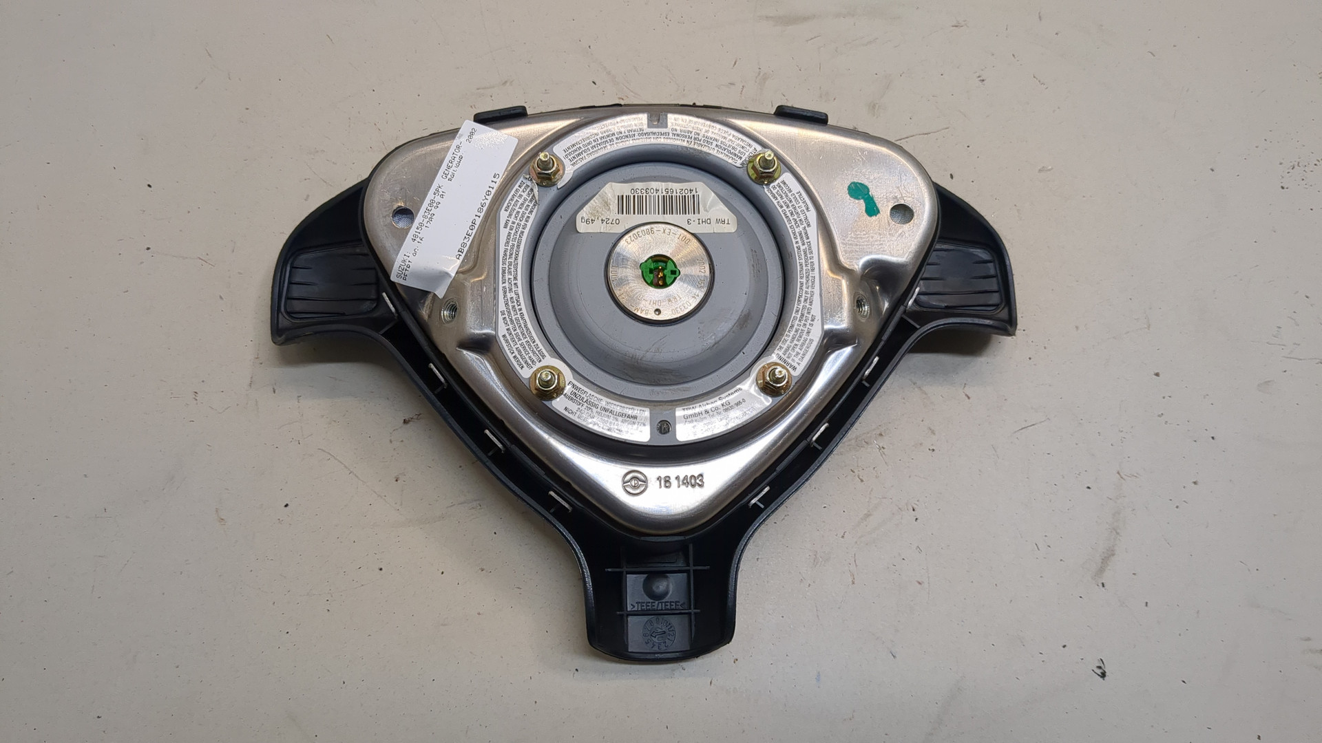 Подушка безопасности в рулевое колесо