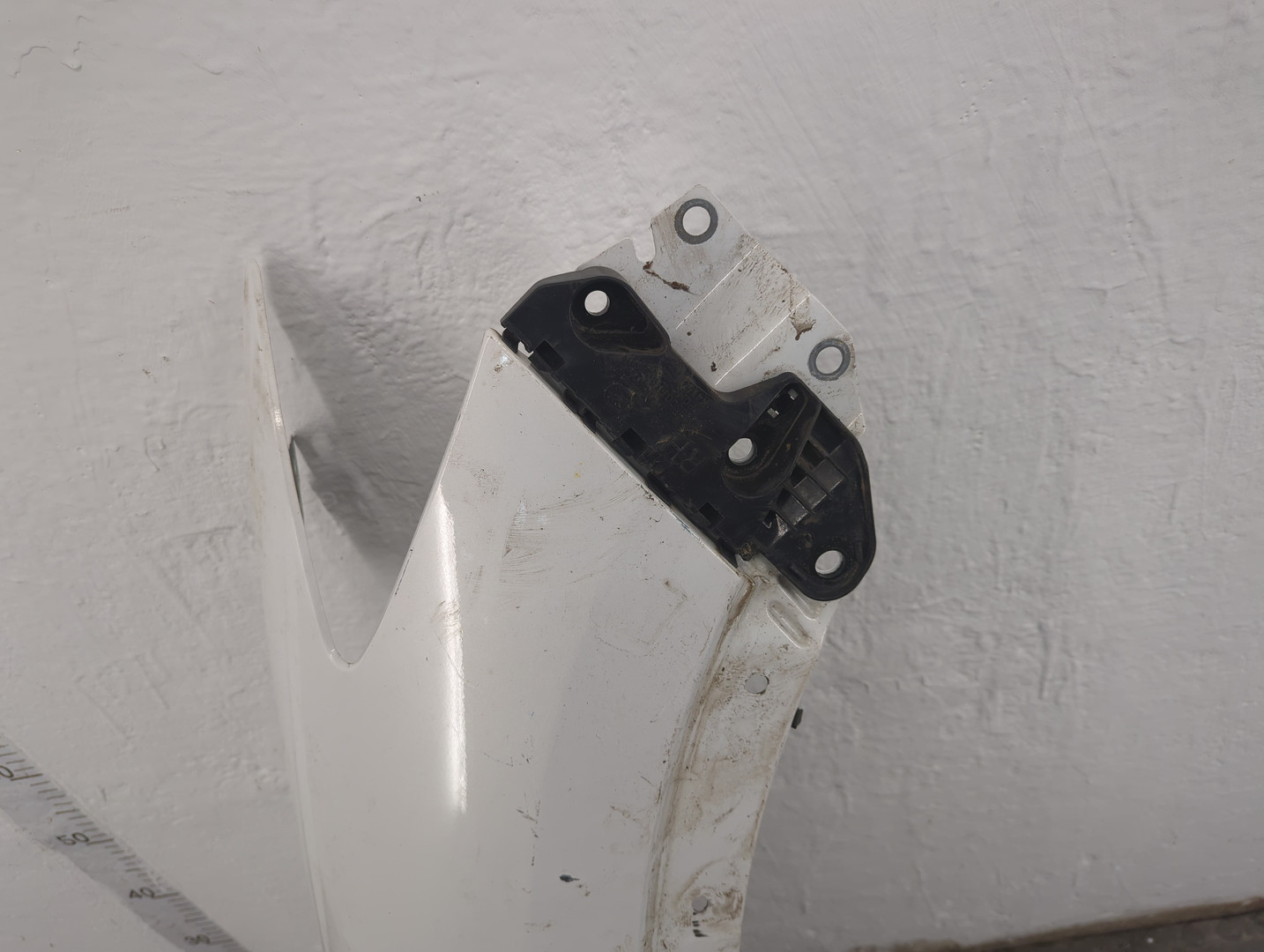 Крыло переднее правое