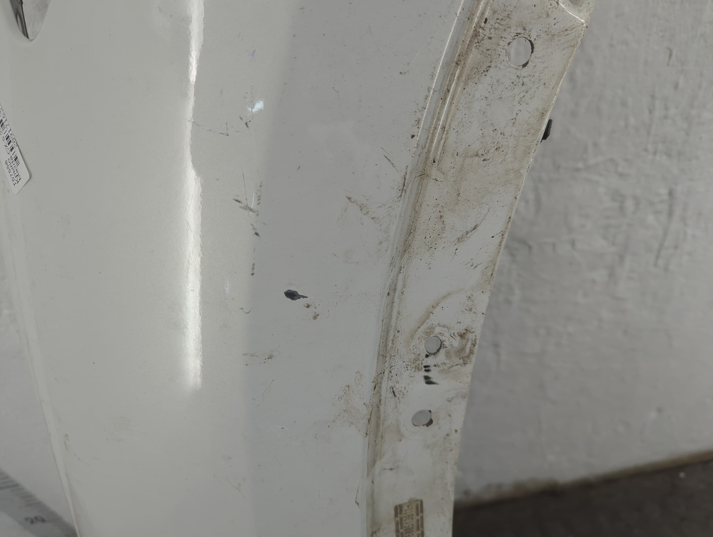 Крыло переднее правое