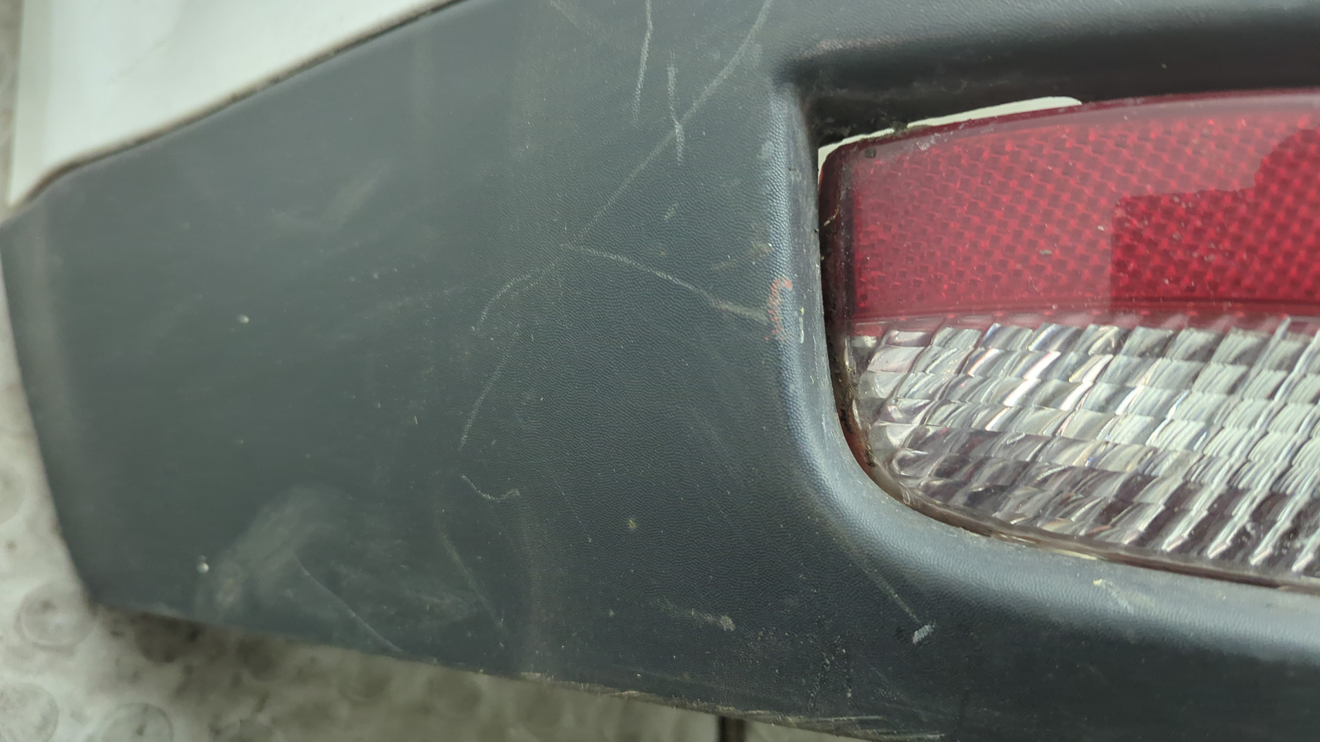 Бампер задний