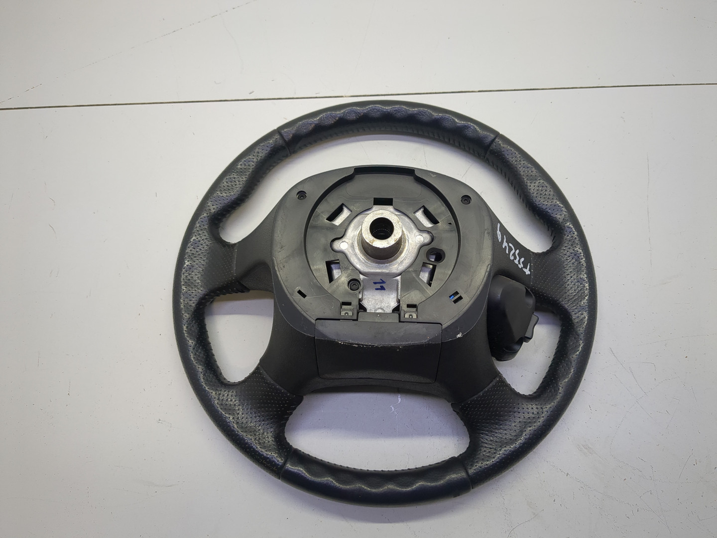 Рулевое колесо (руль)