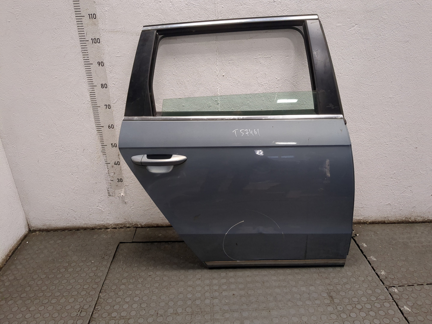 Дверь задняя правая