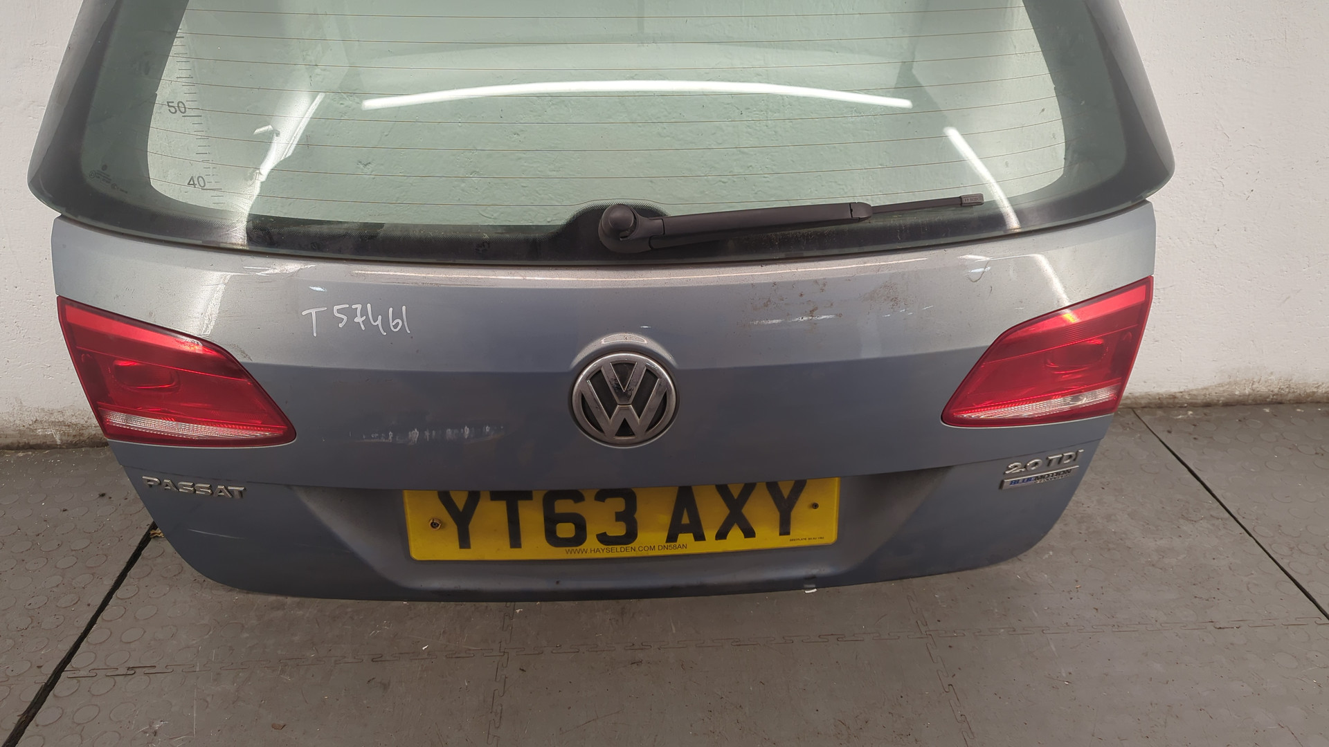 Дверь багажника