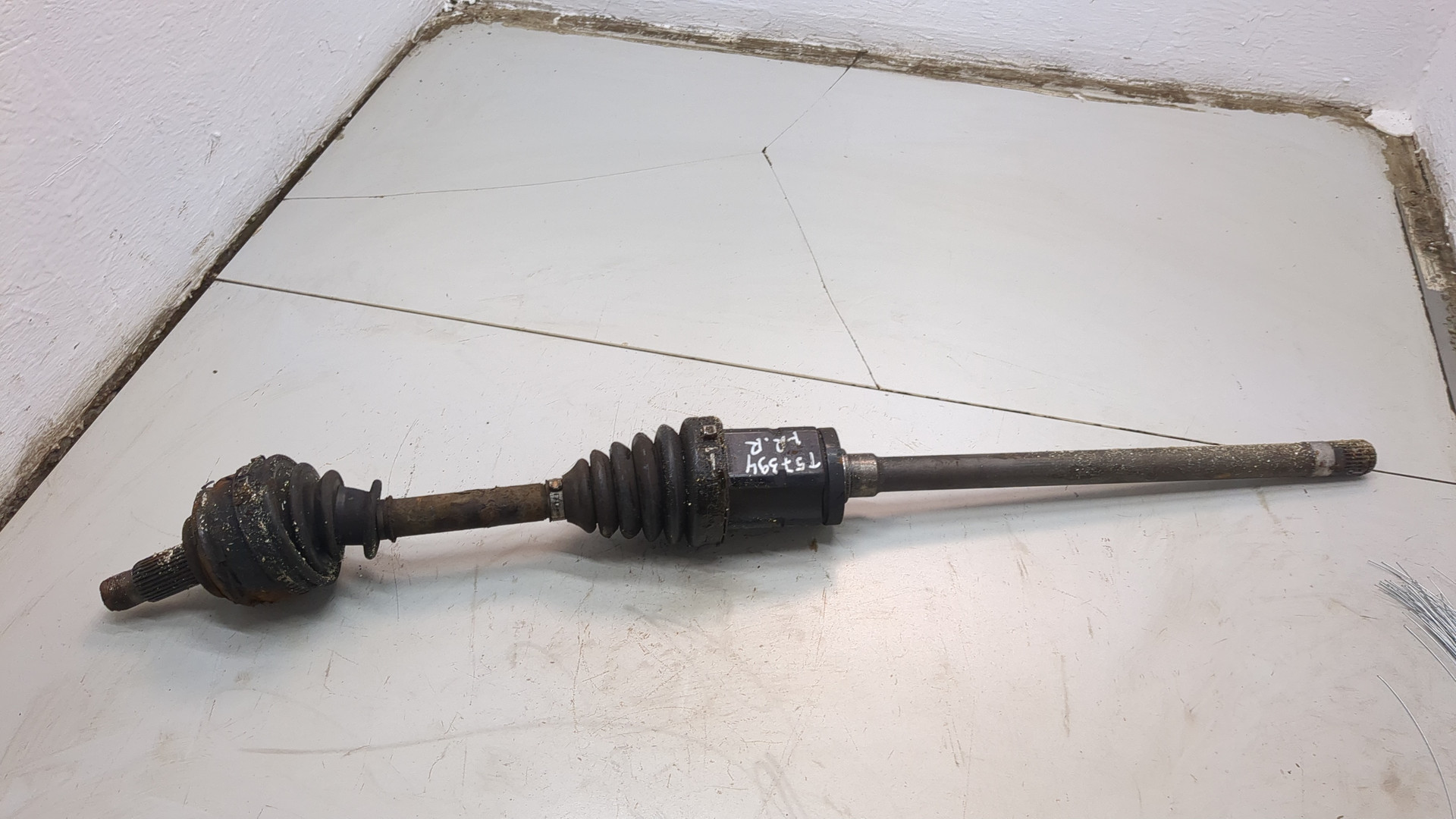 Полуось передняя правая