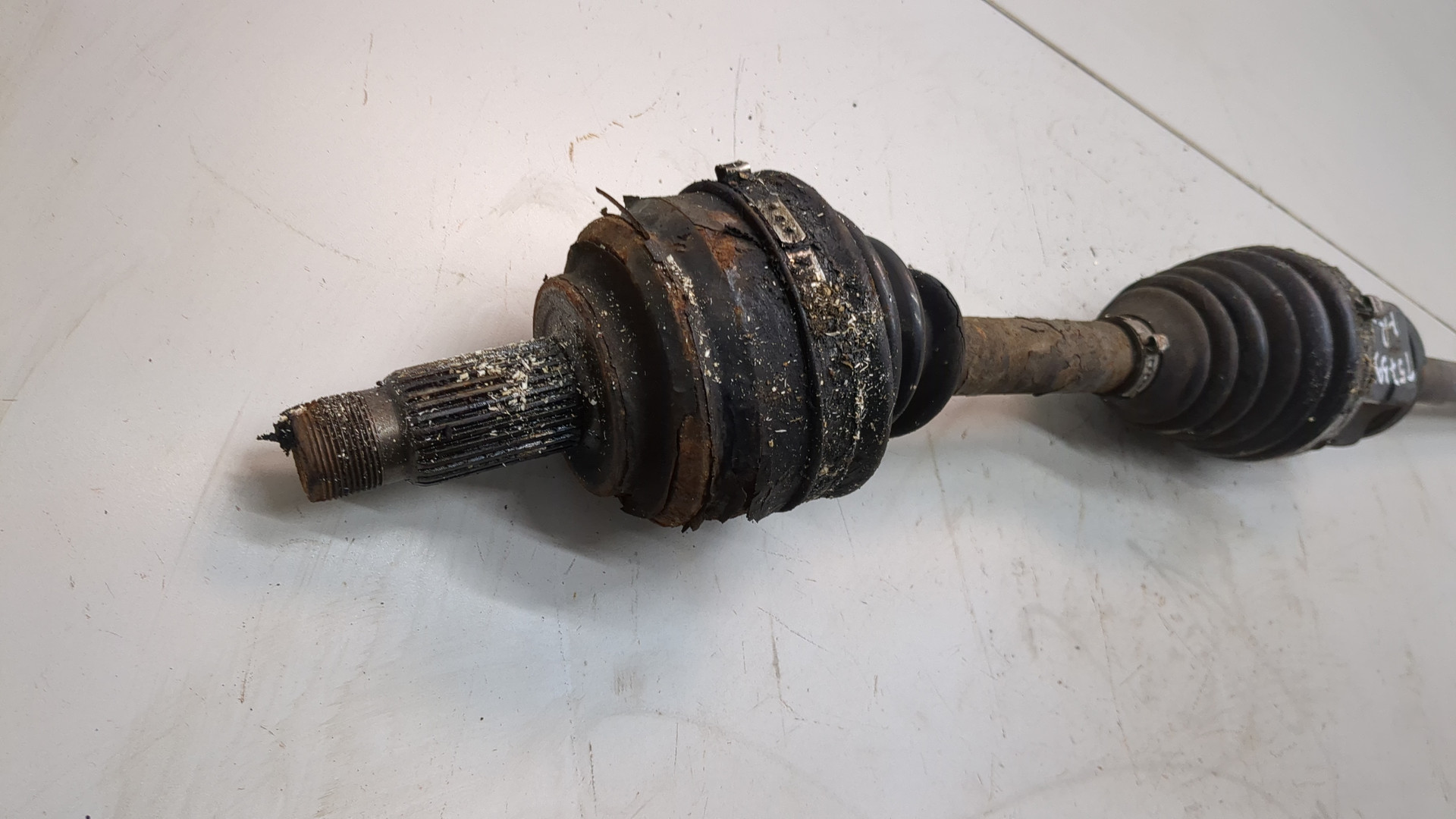 Полуось передняя правая