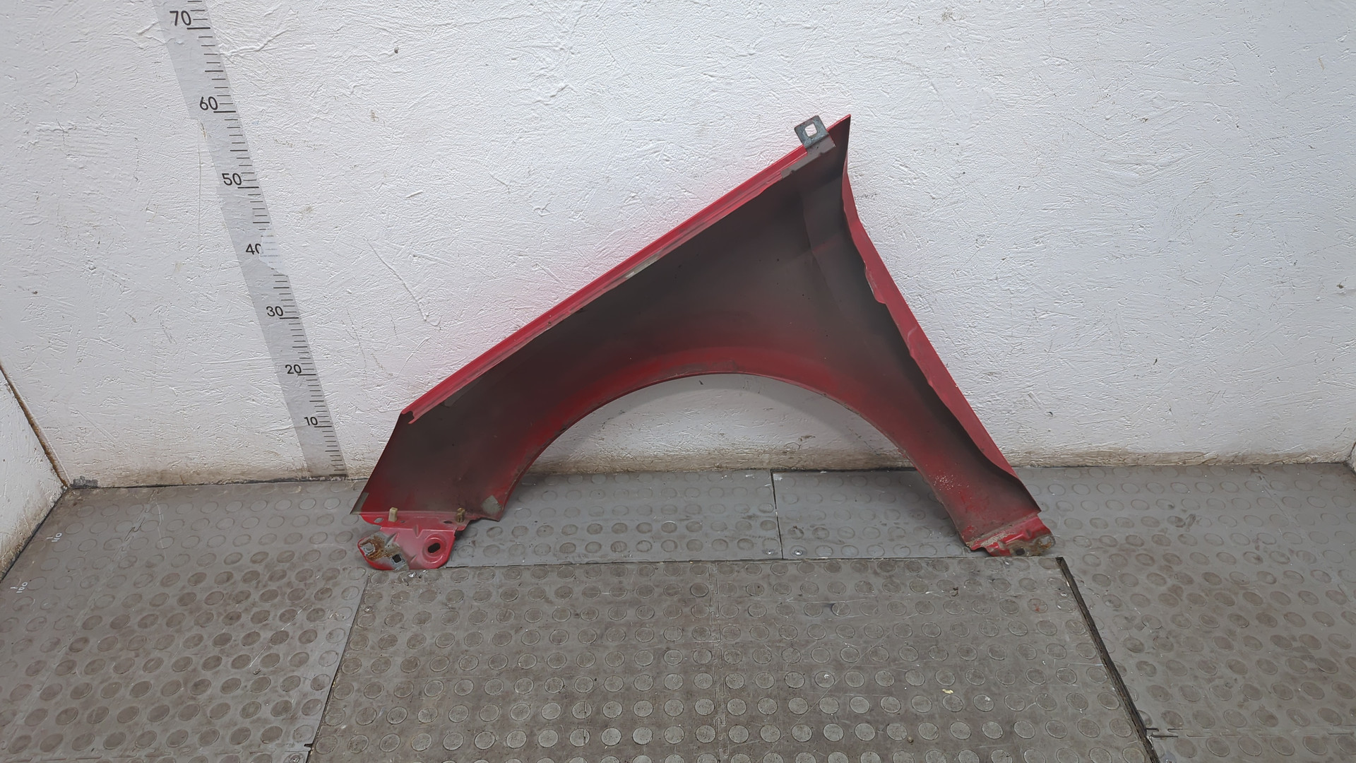 Крыло переднее правое