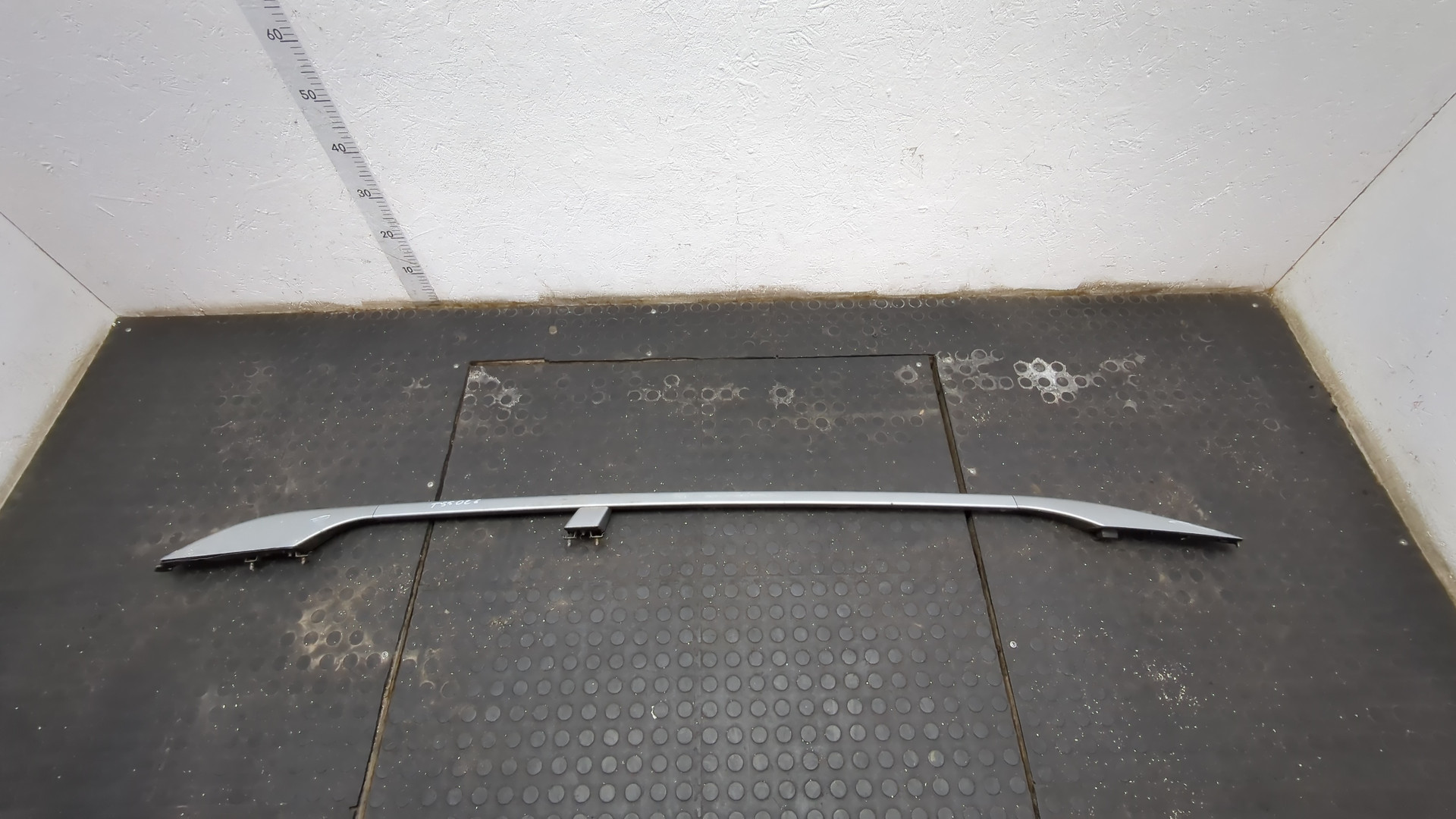 Рейлинг (релинг) правый (планка на крышу)