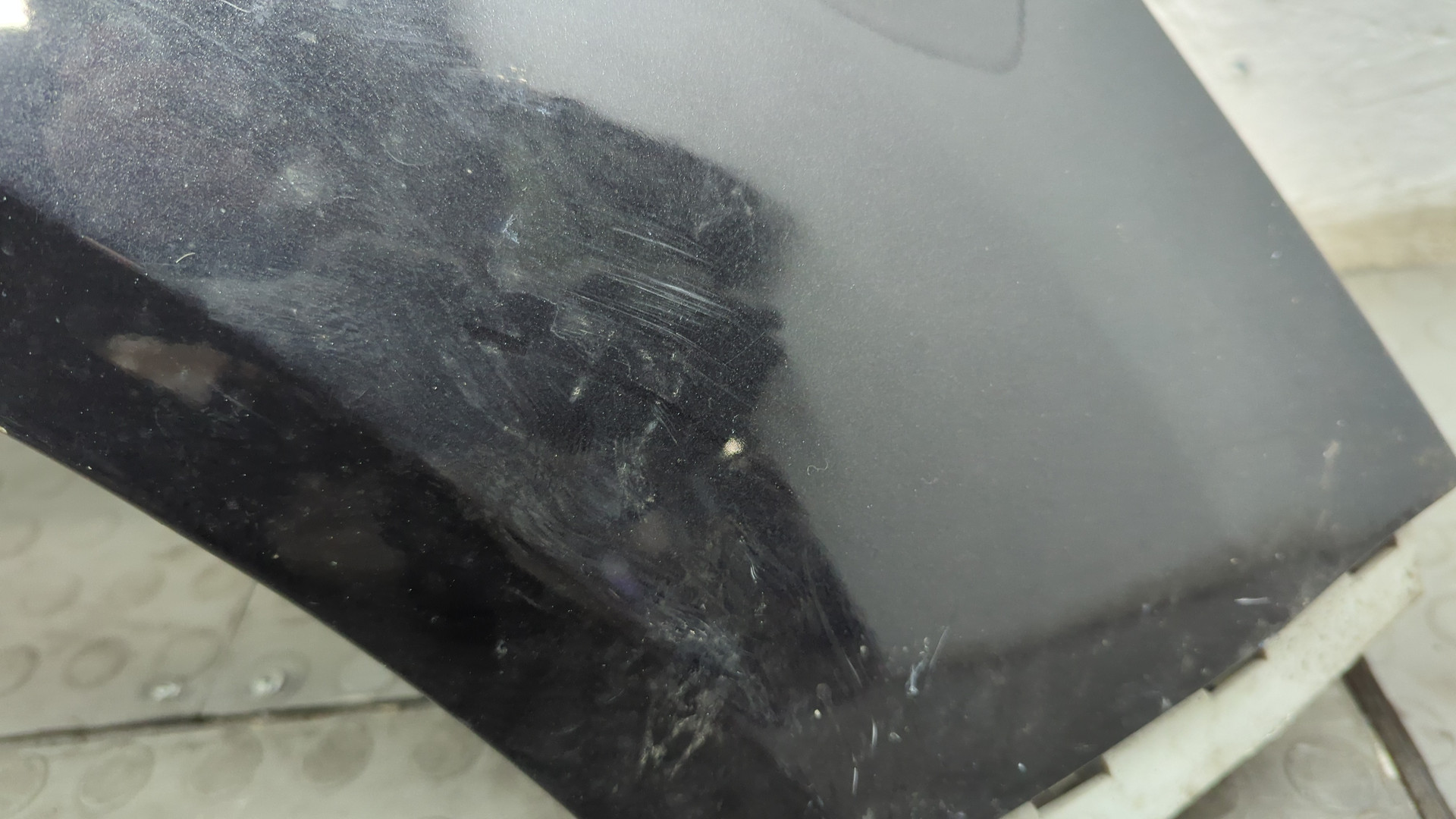 Крыло переднее правое