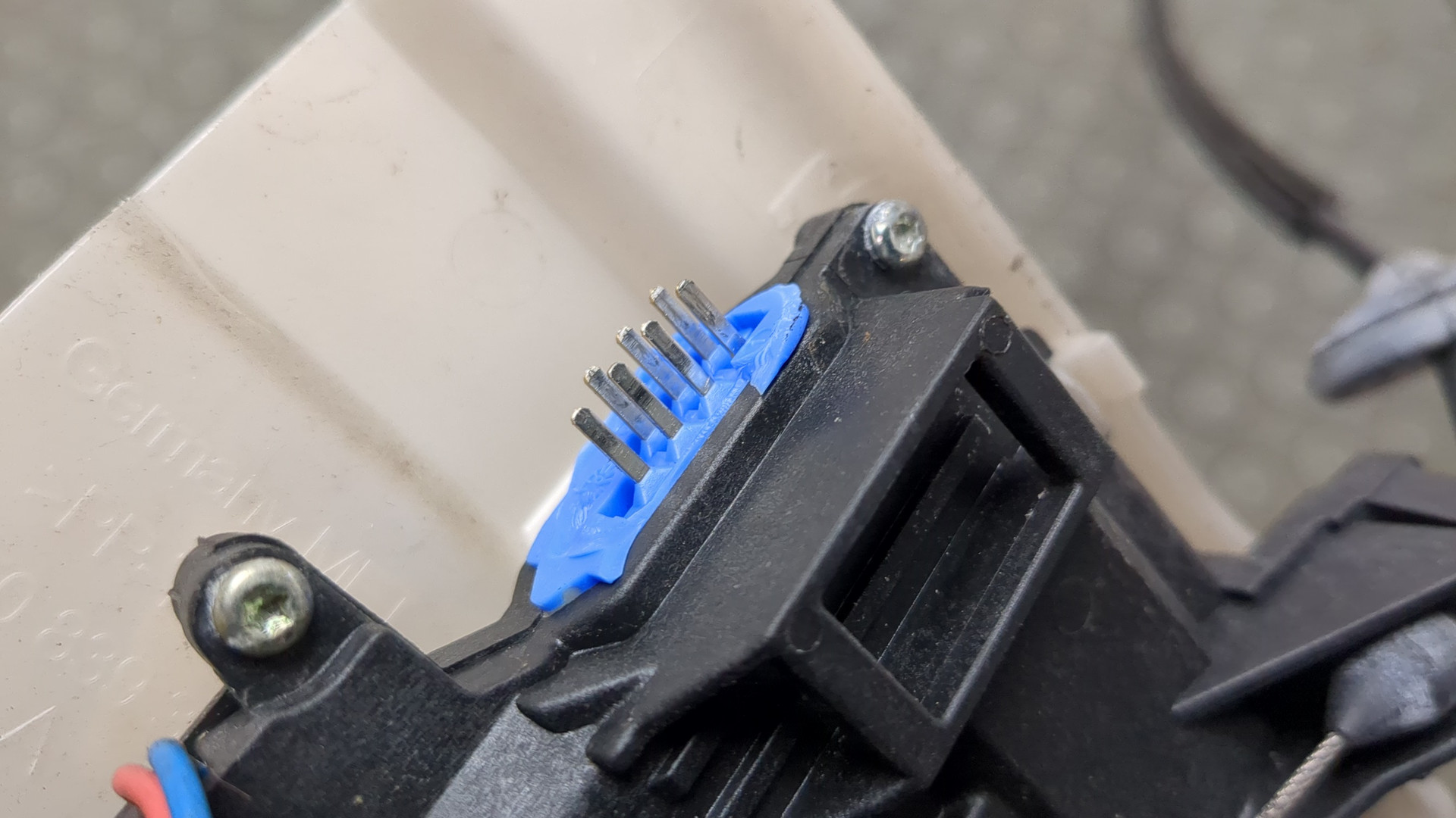 Замок двери задней правой