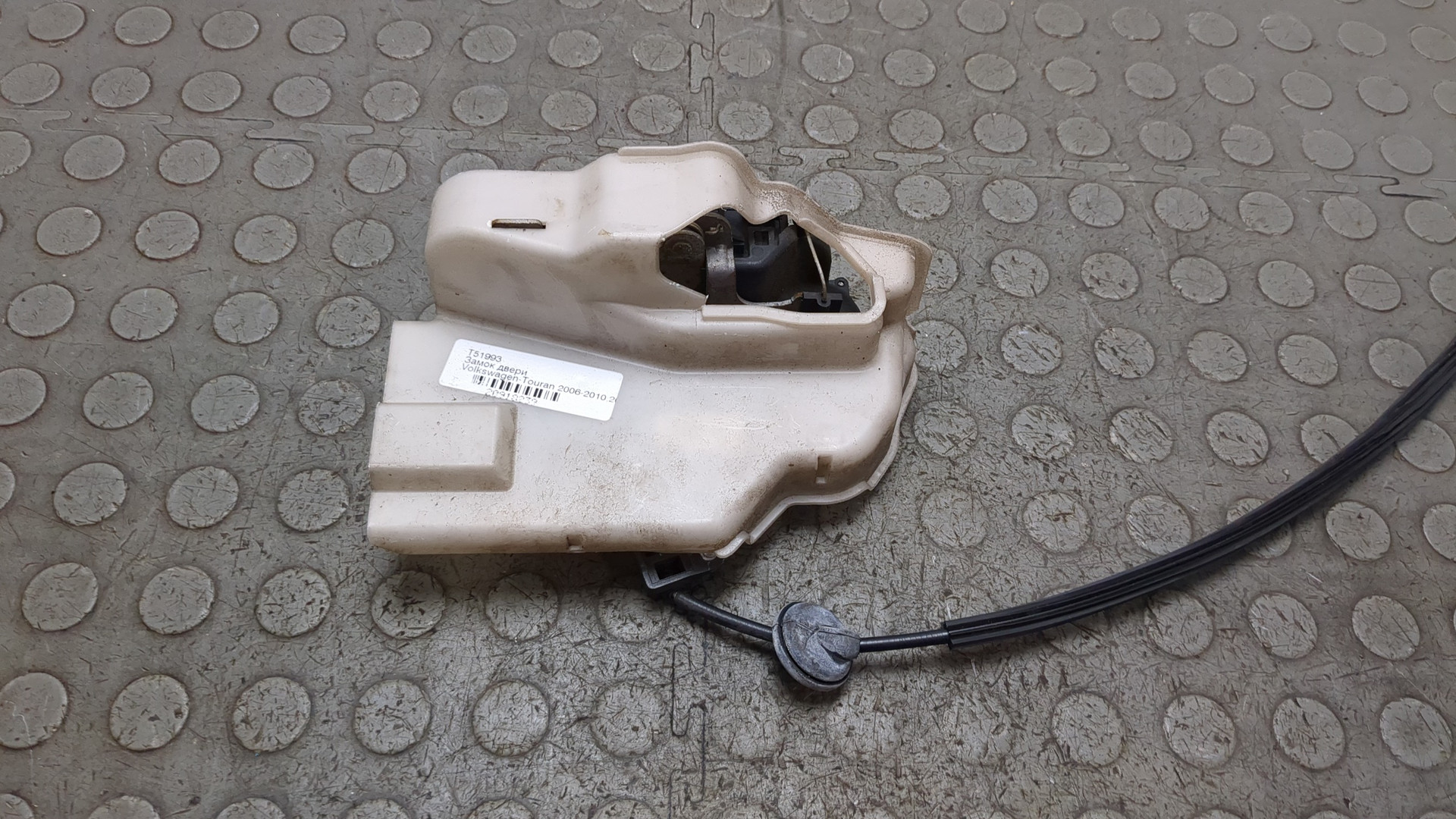 Замок двери задней правой