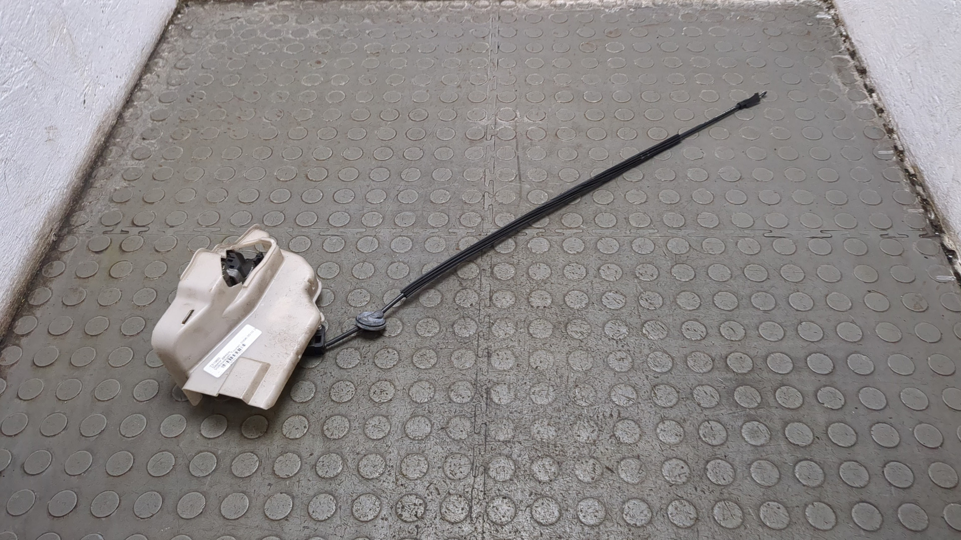 Замок двери задней правой