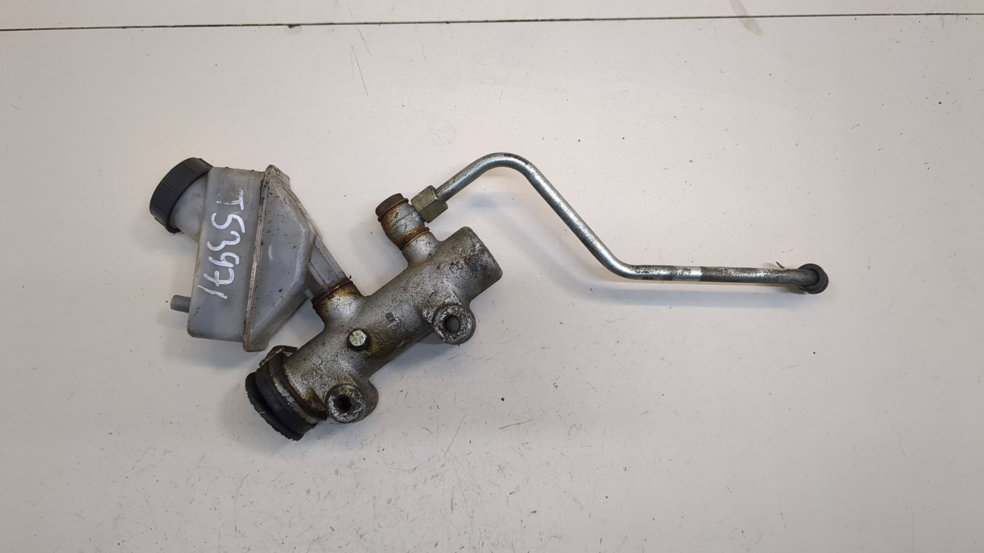 Цилиндр сцепления главный