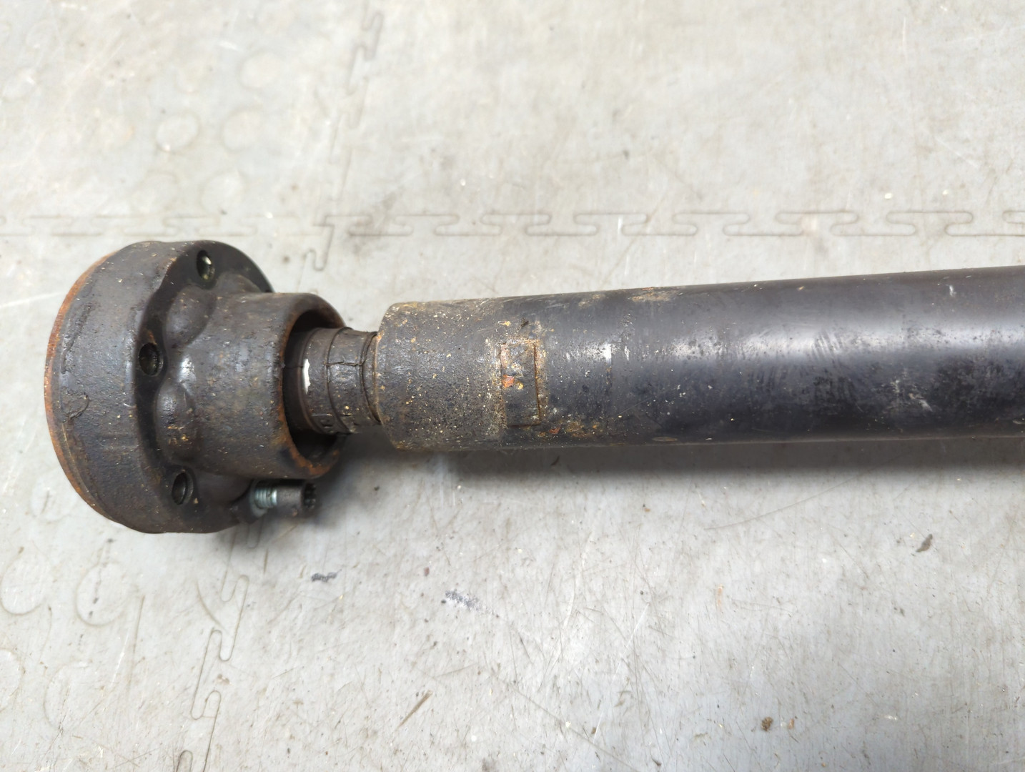 Вал карданный передний