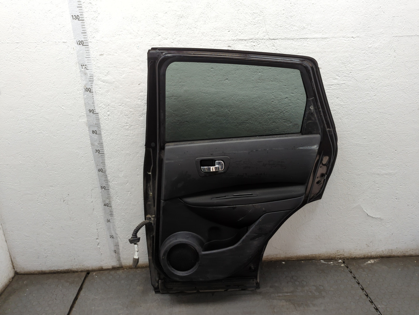 Дверь задняя правая