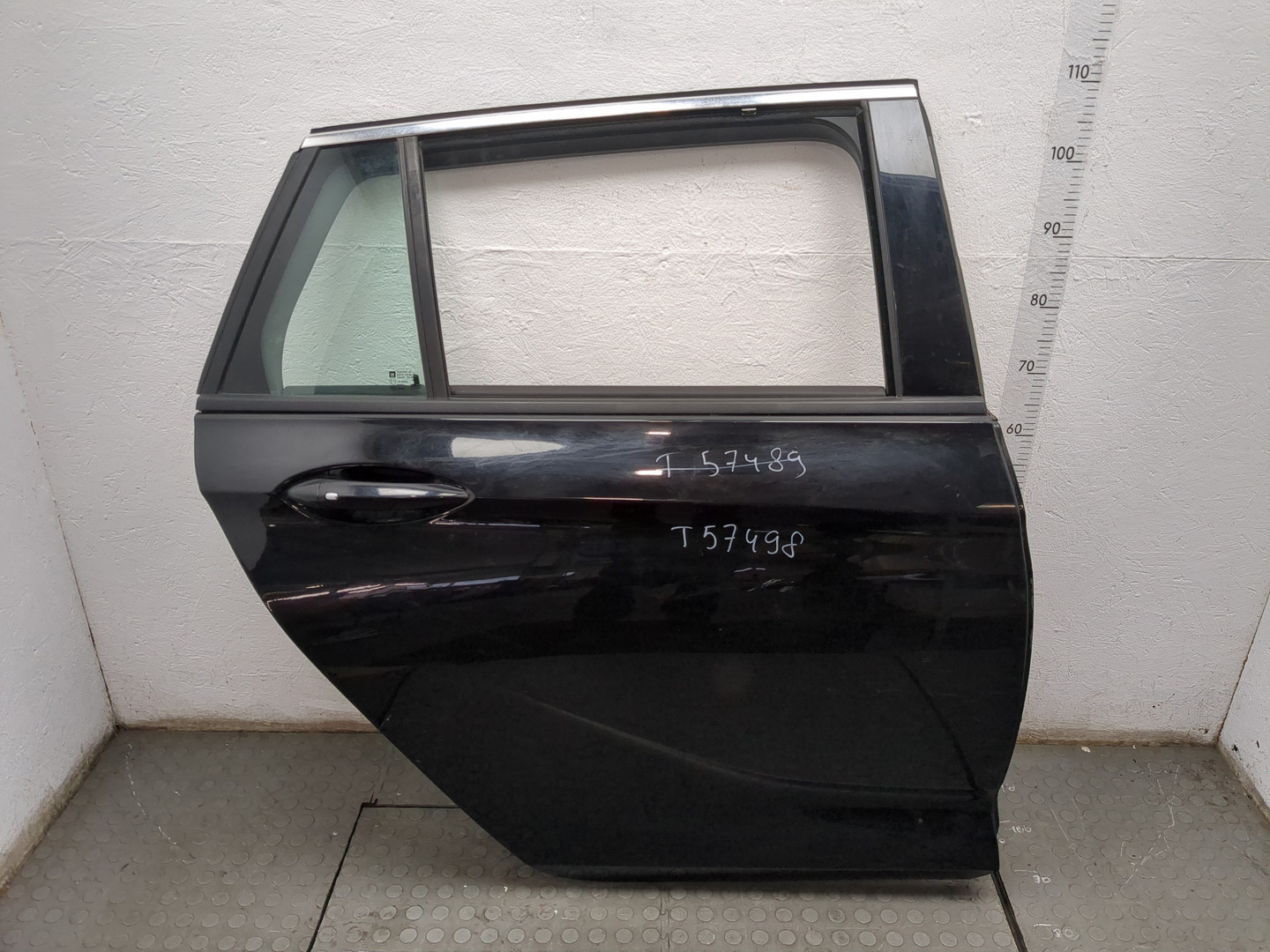 Дверь задняя правая