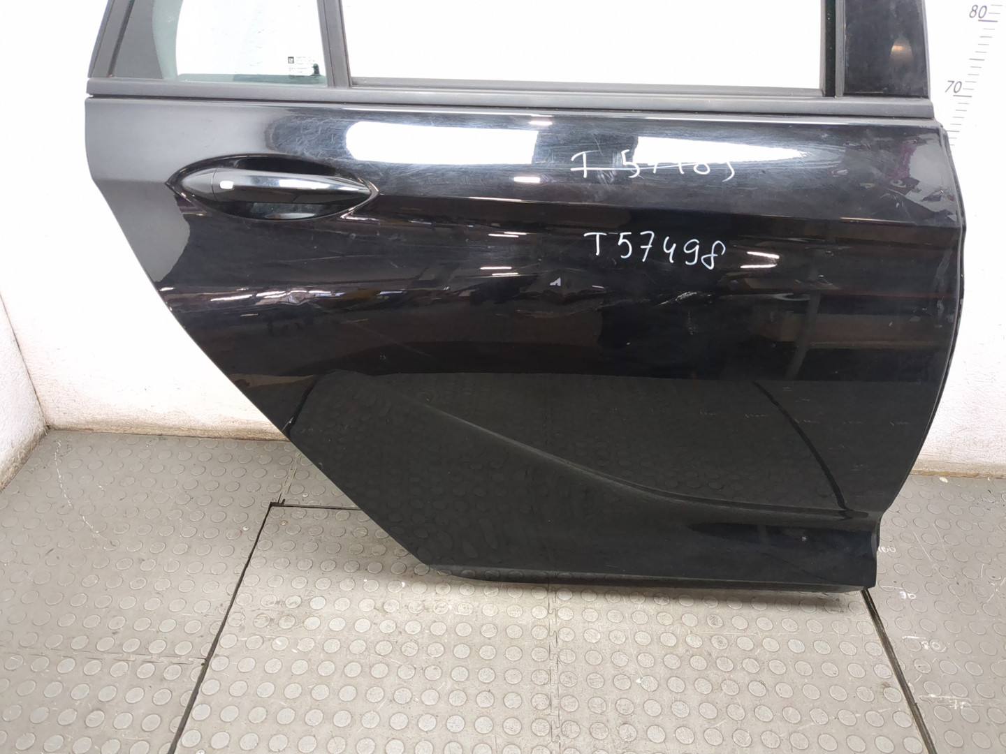 Дверь задняя правая