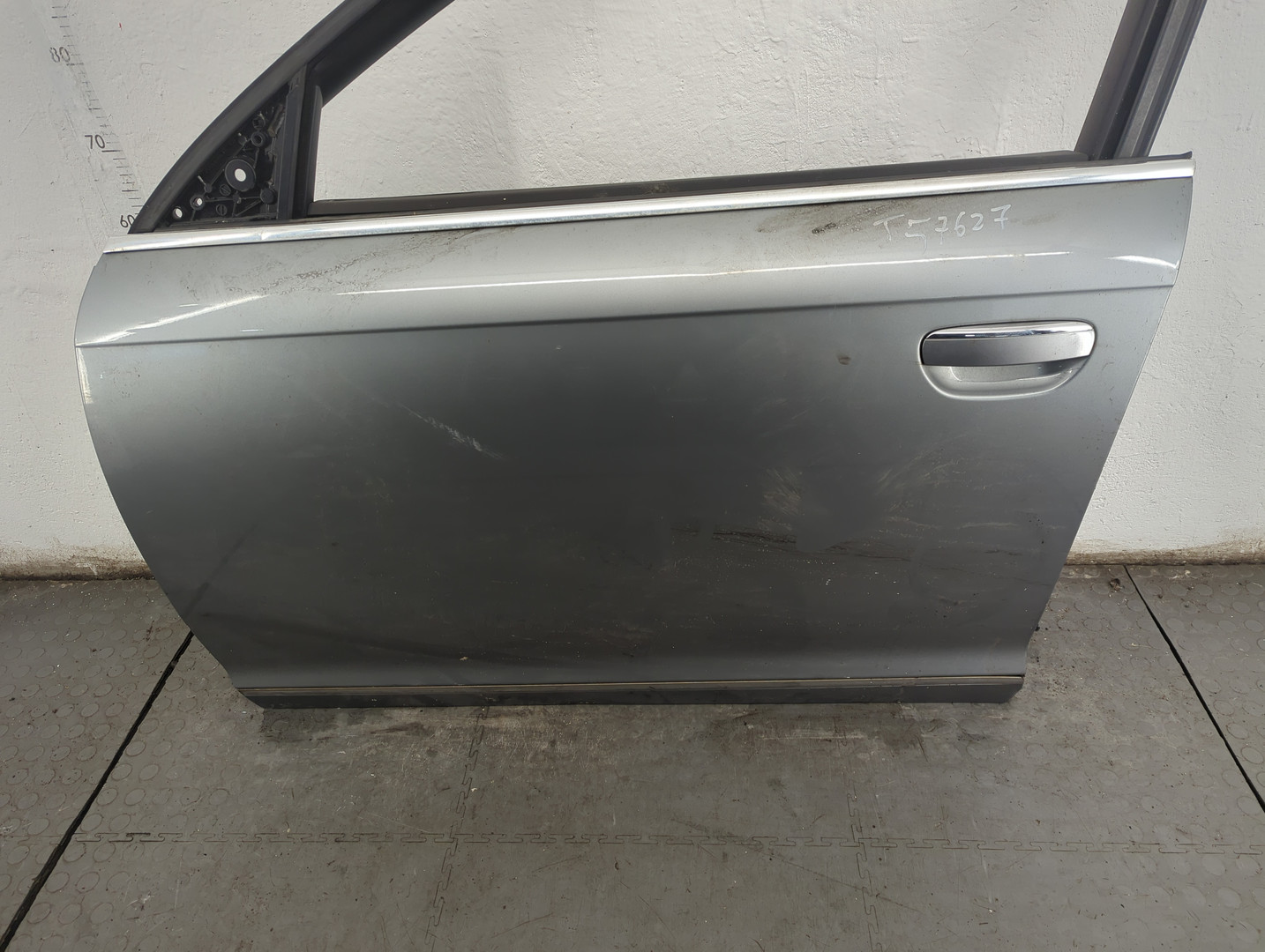 Дверь передняя левая