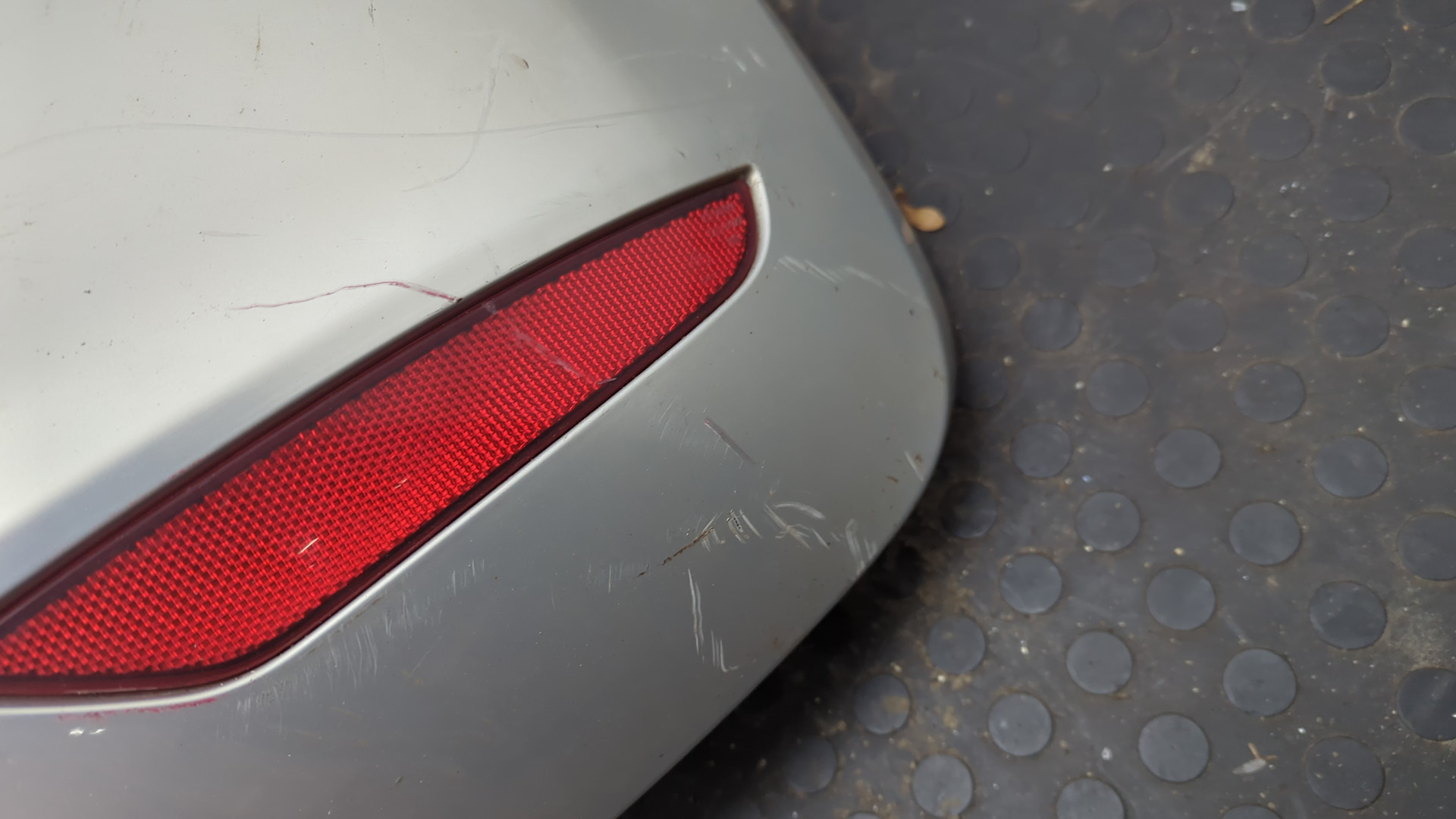 Бампер задний