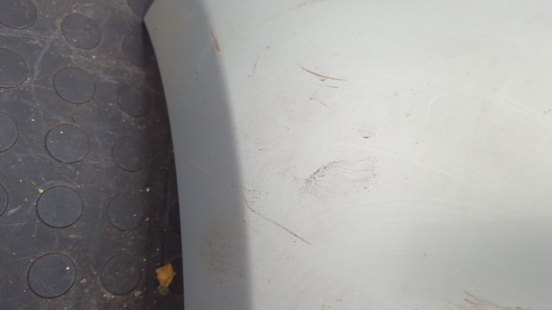 Бампер задний