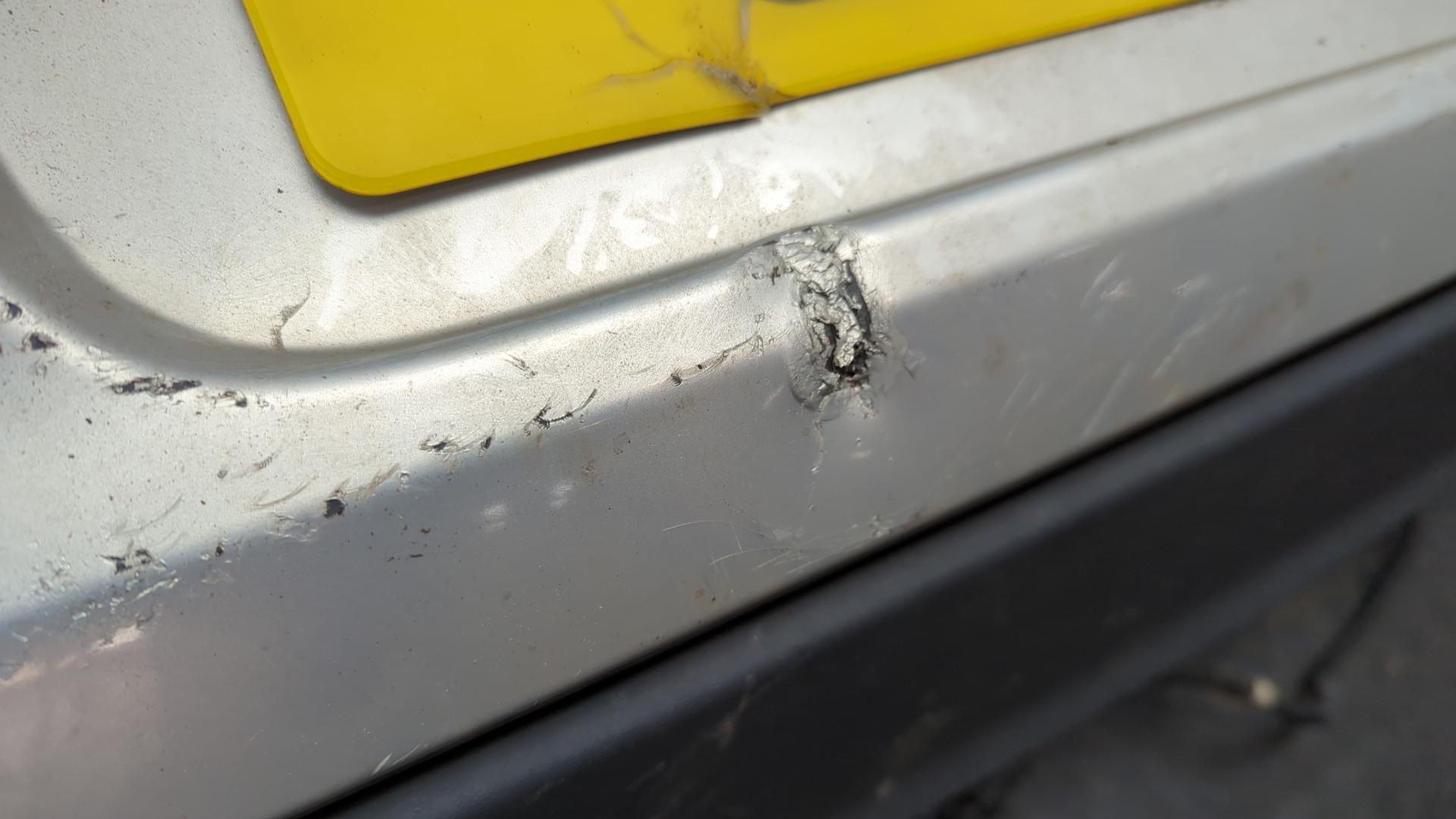 Бампер задний