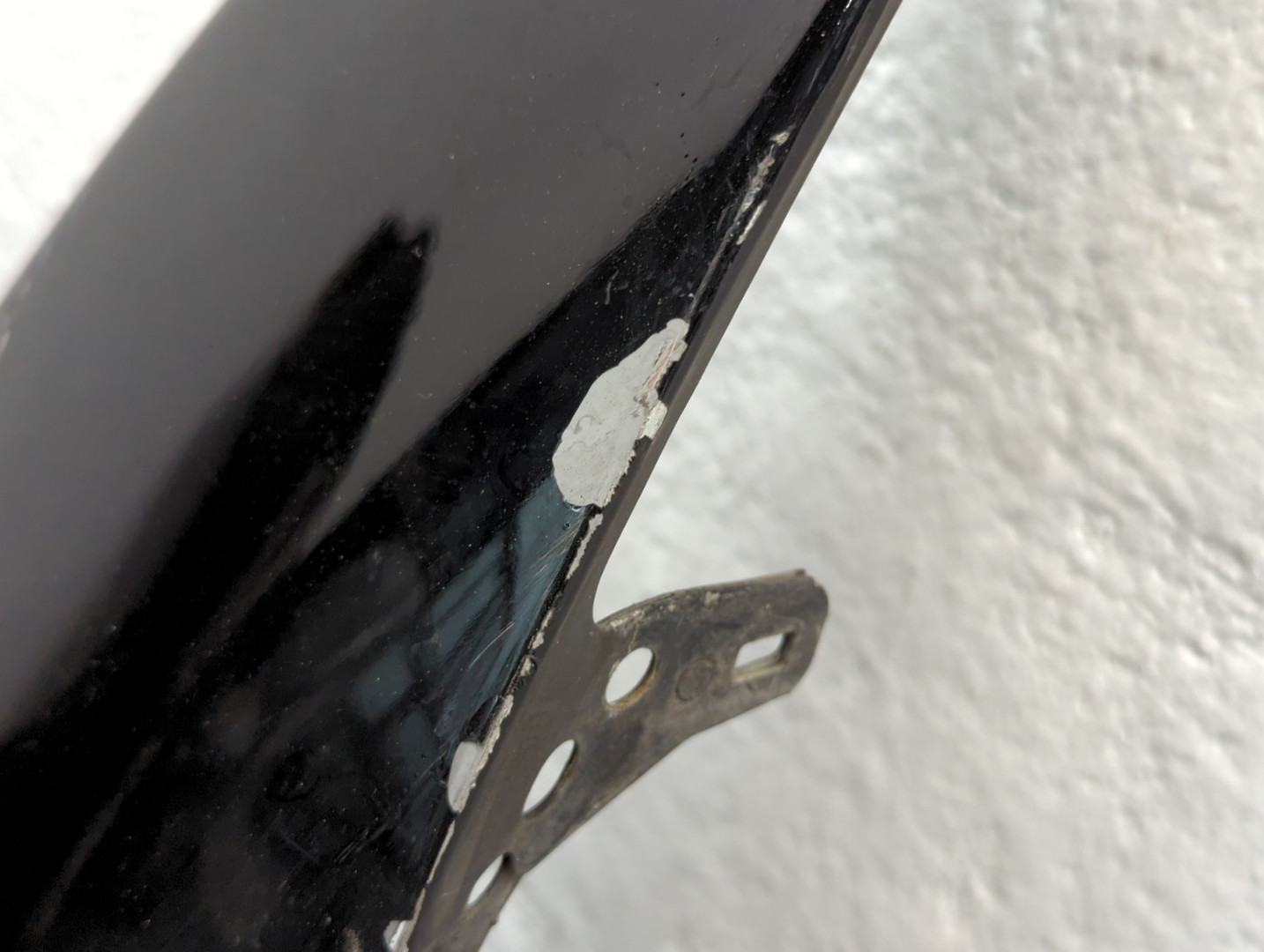 Крыло переднее правое