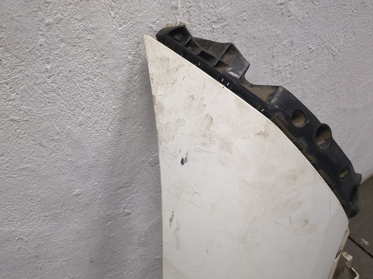 Крыло переднее правое