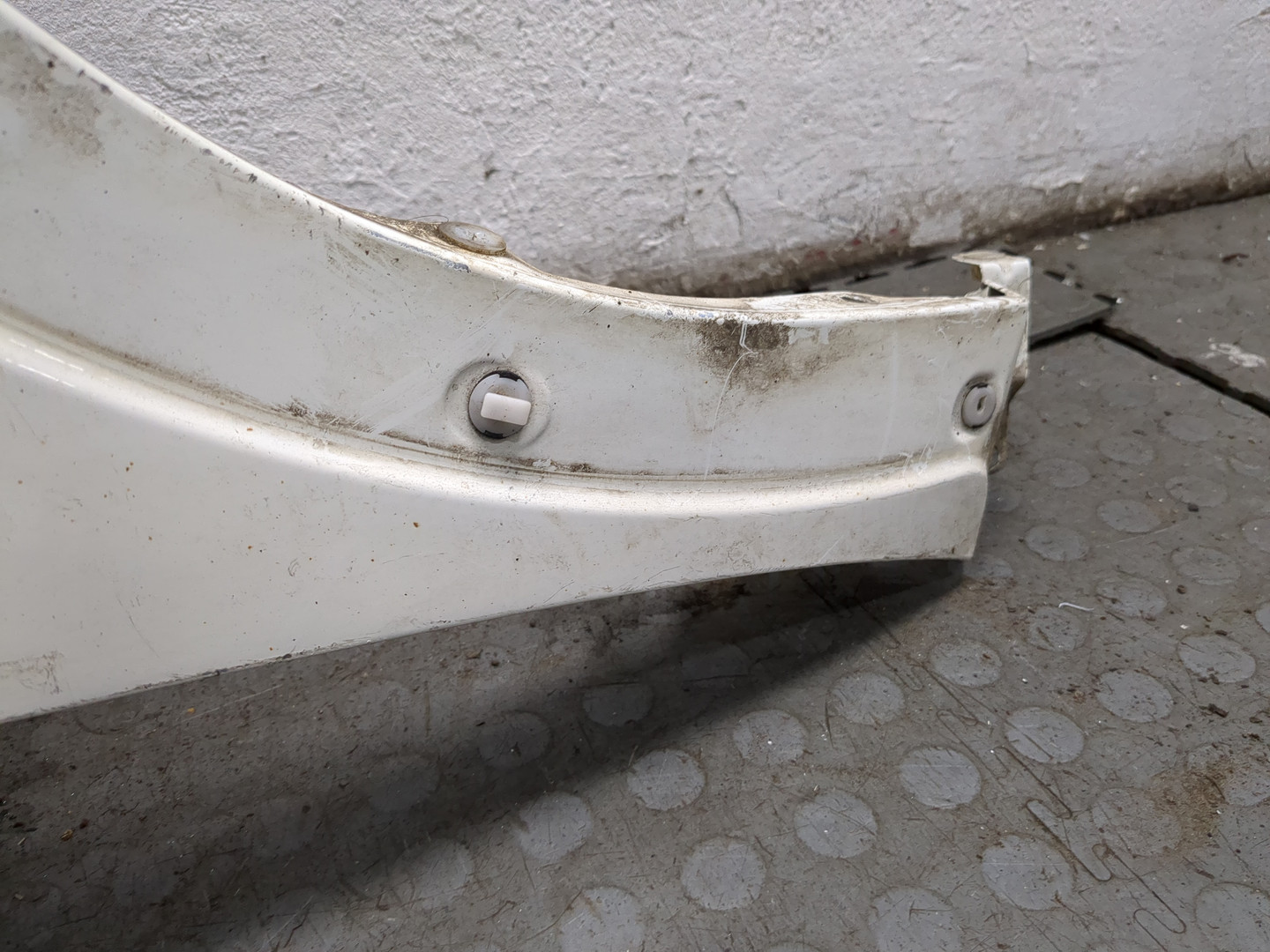 Крыло переднее правое