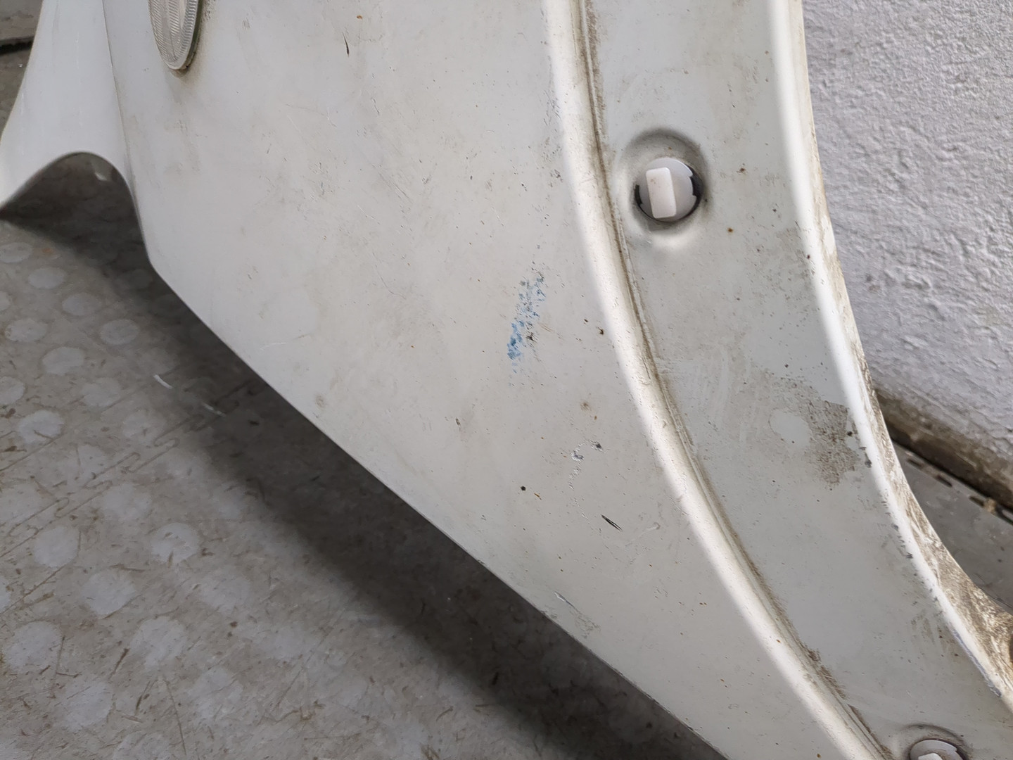 Крыло переднее правое