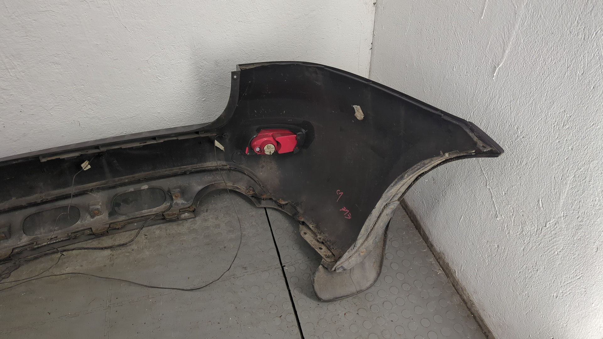 Бампер задний