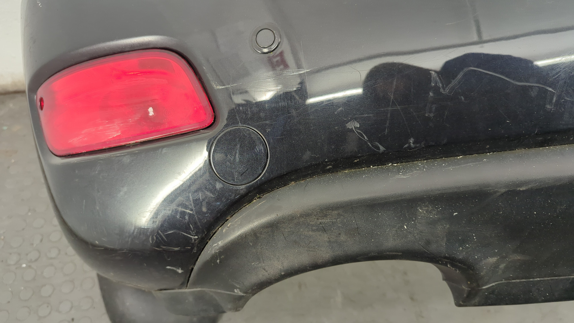 Бампер задний