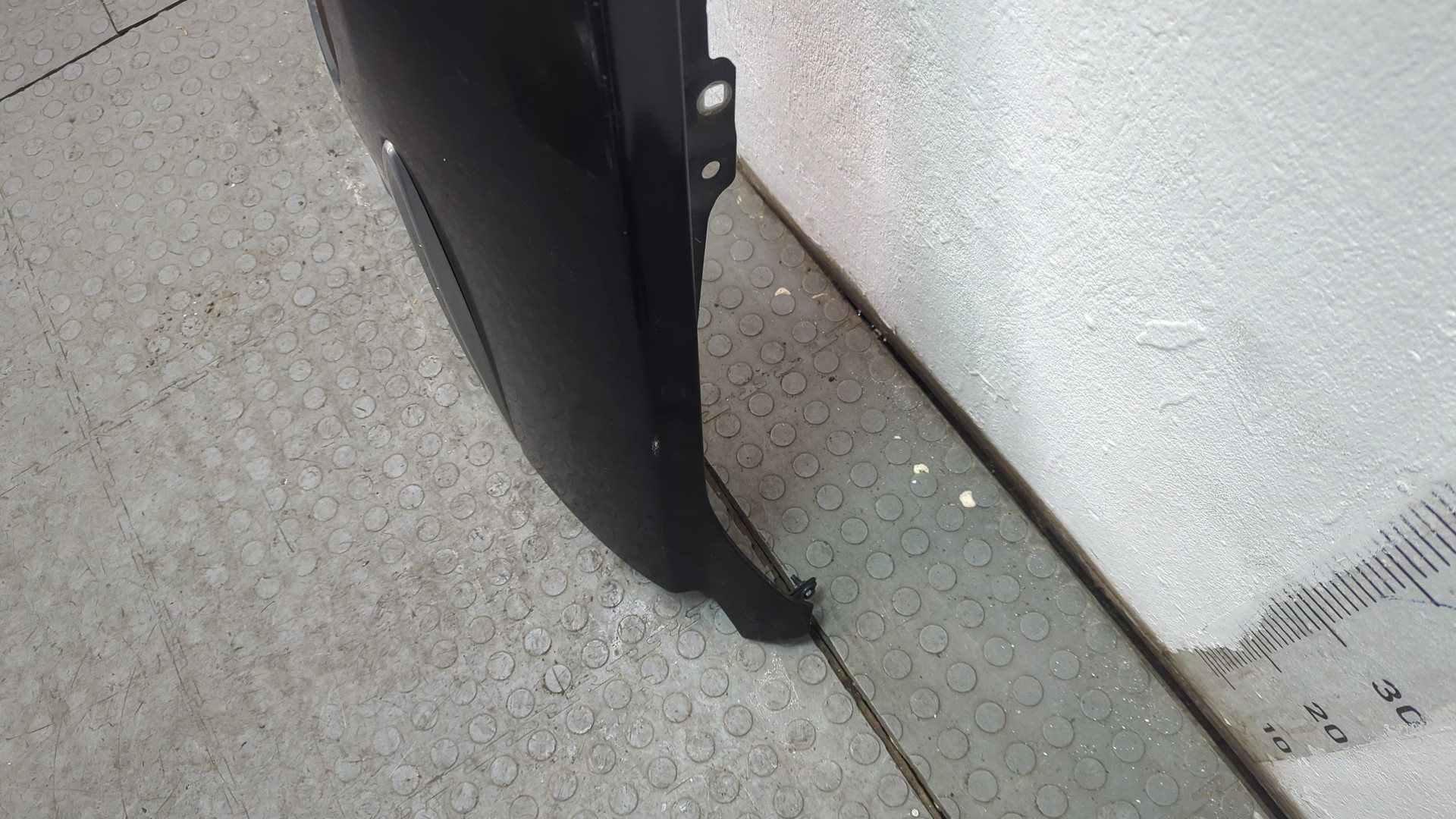 Крыло переднее левое