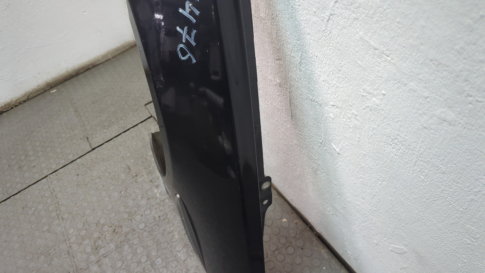 Крыло переднее левое