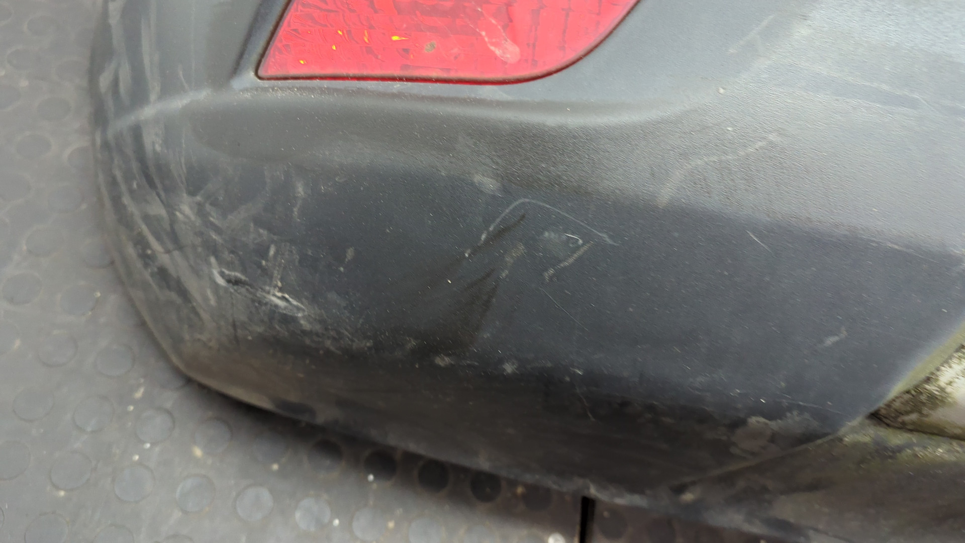 Бампер задний