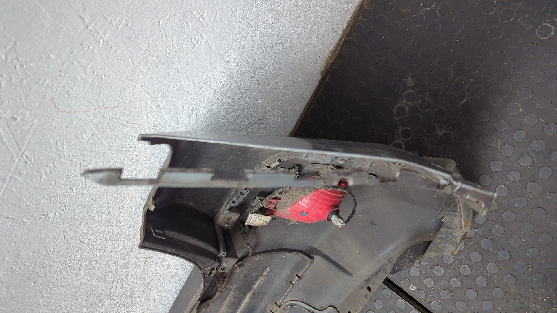 Бампер задний