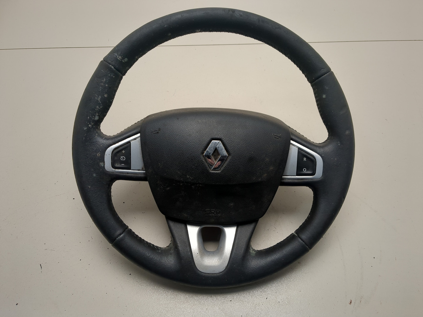 Рулевое колесо (руль)