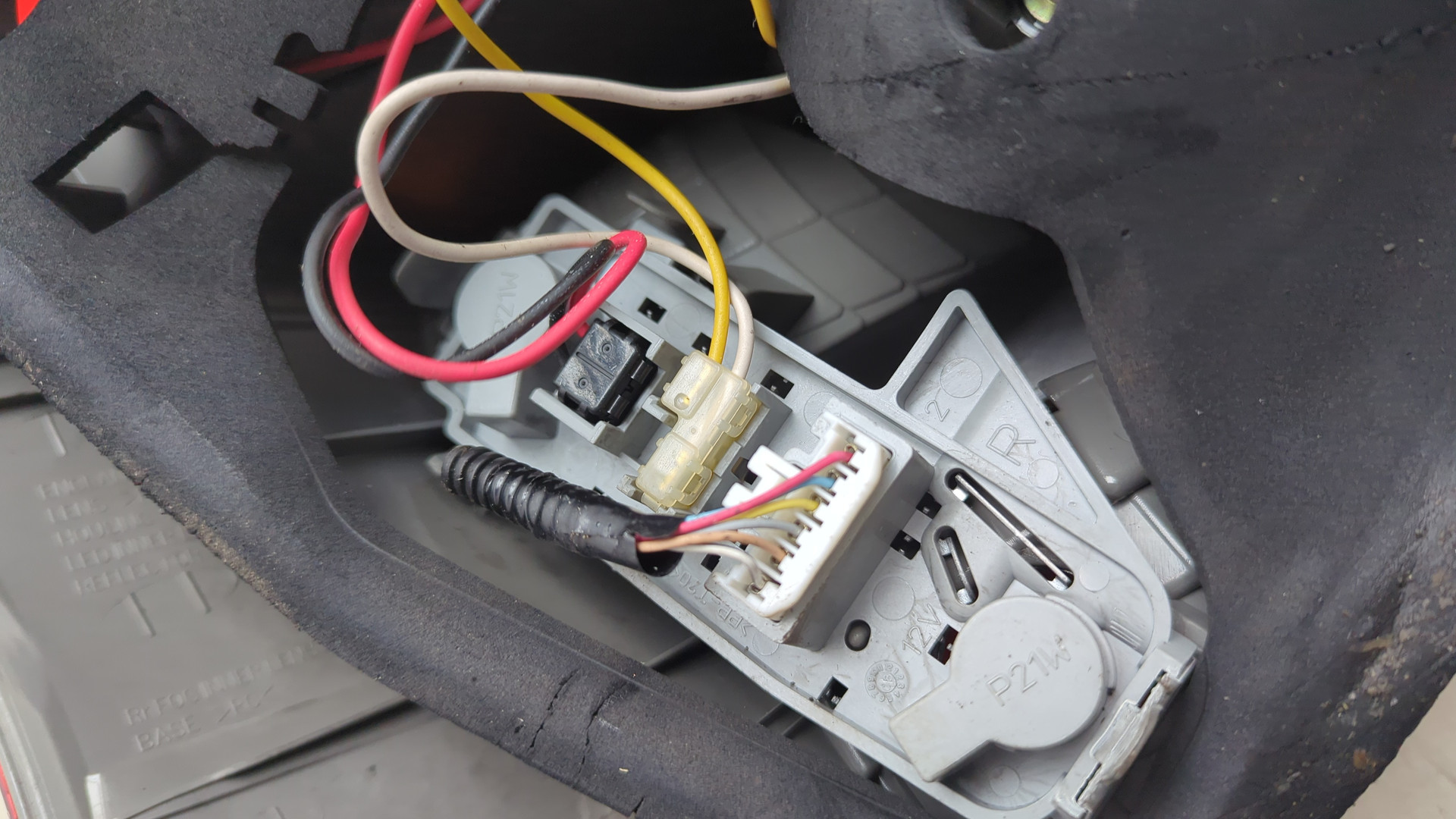 Фонарь задний правый