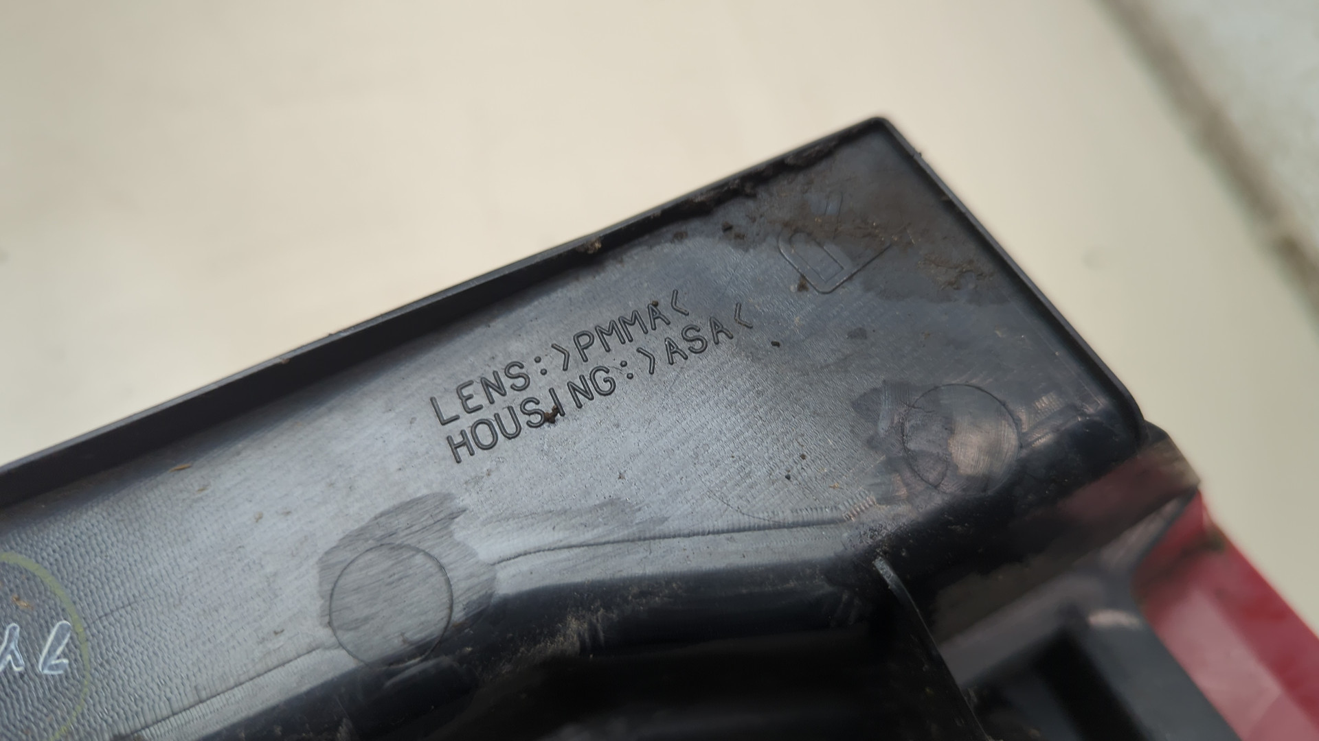 Фонарь задний правый